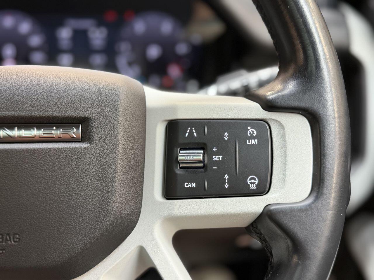 Land Rover Defender 110 view 34