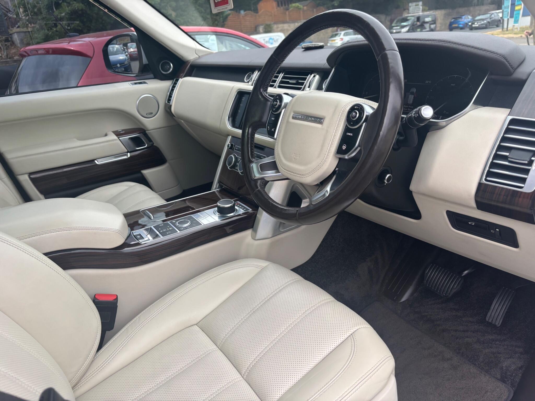 Land Rover Range Rover view 13