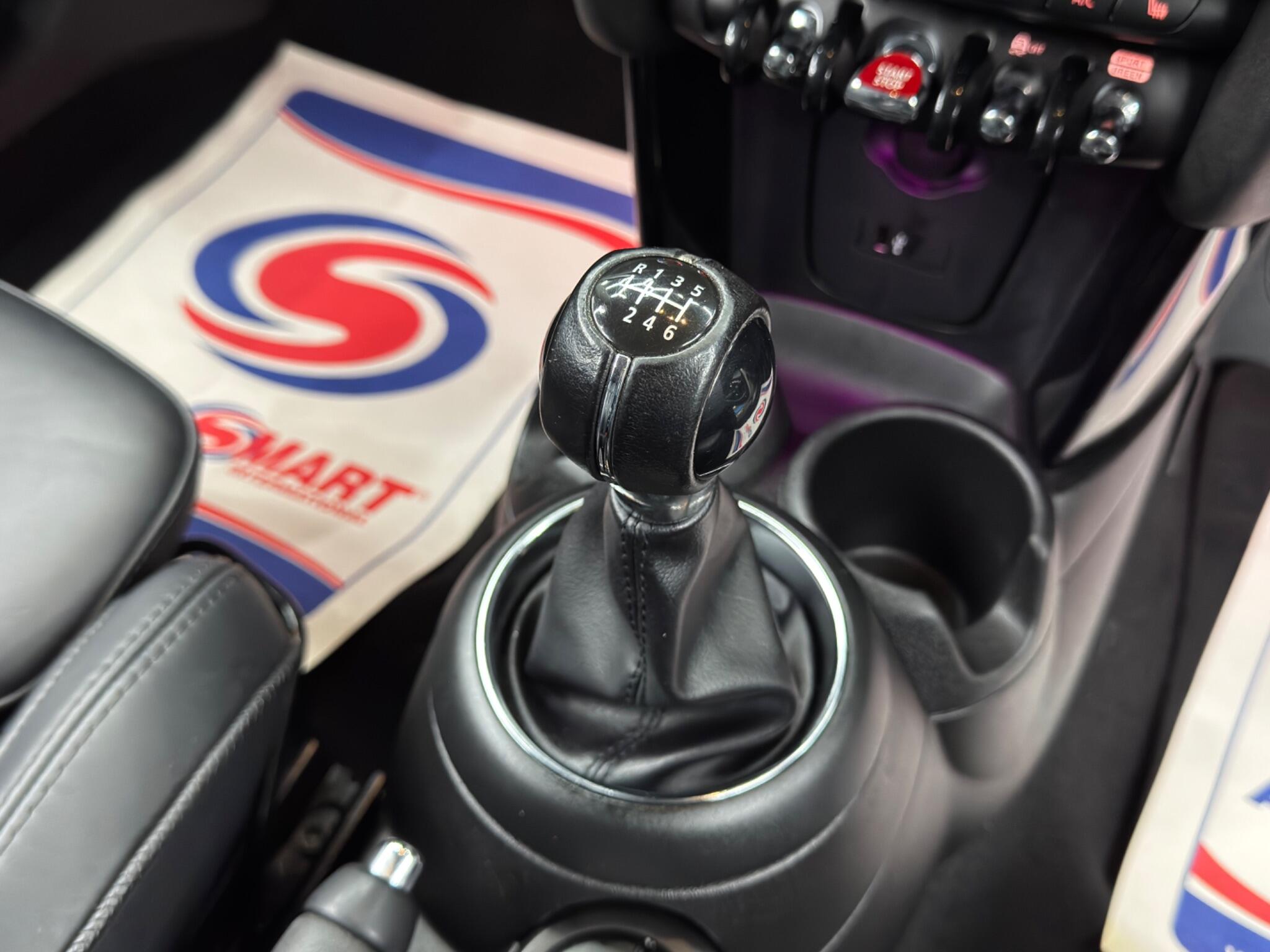 MINI Hatch view 24