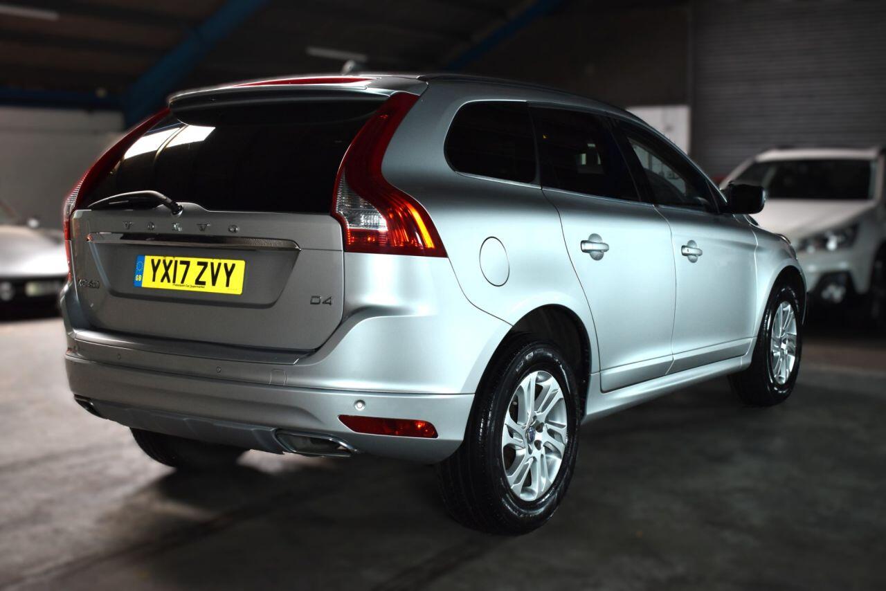 Volvo XC60 view 9
