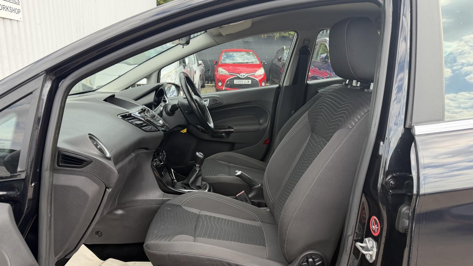Ford Fiesta view 17