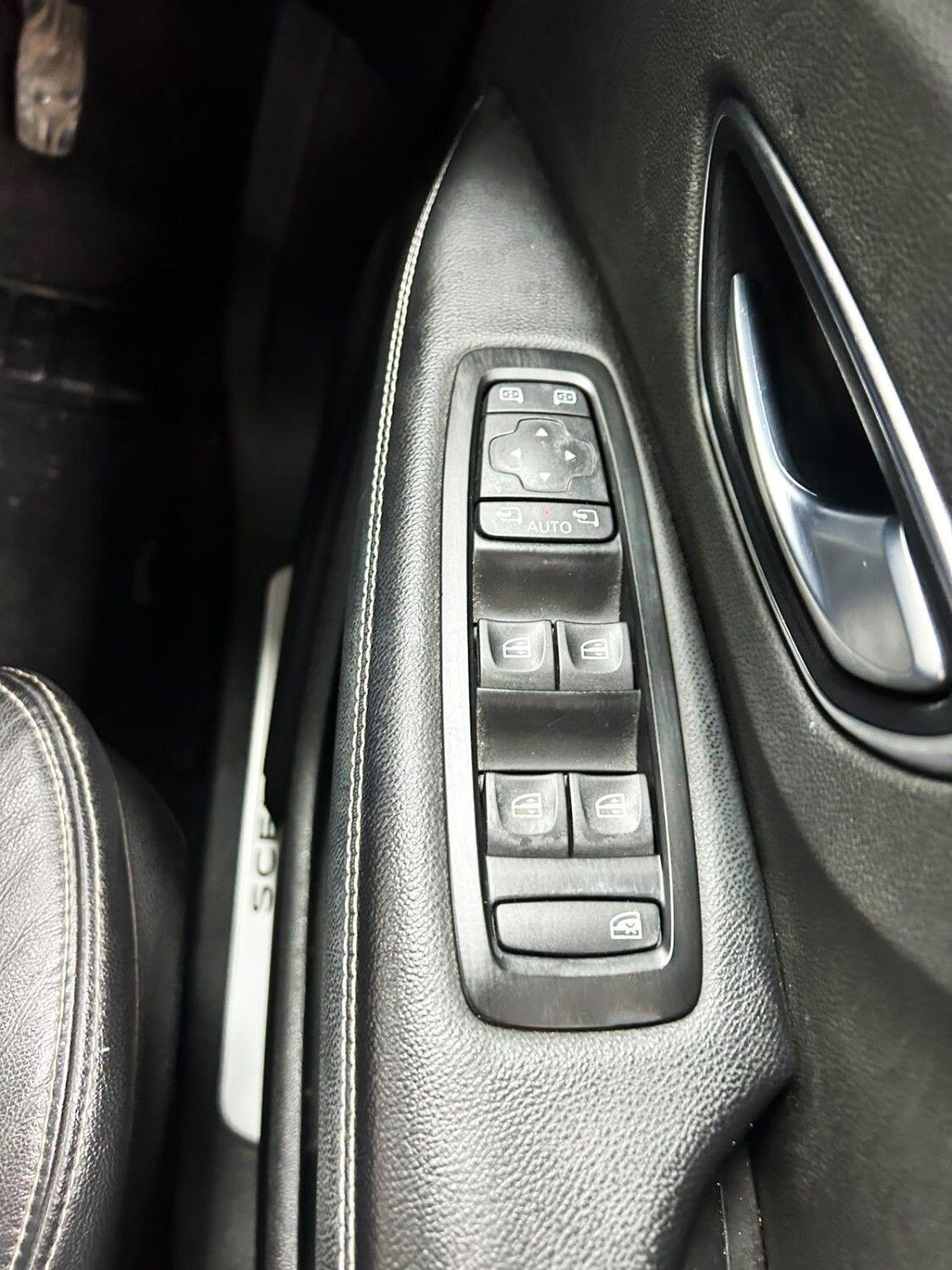 Renault Grand Scenic view 22