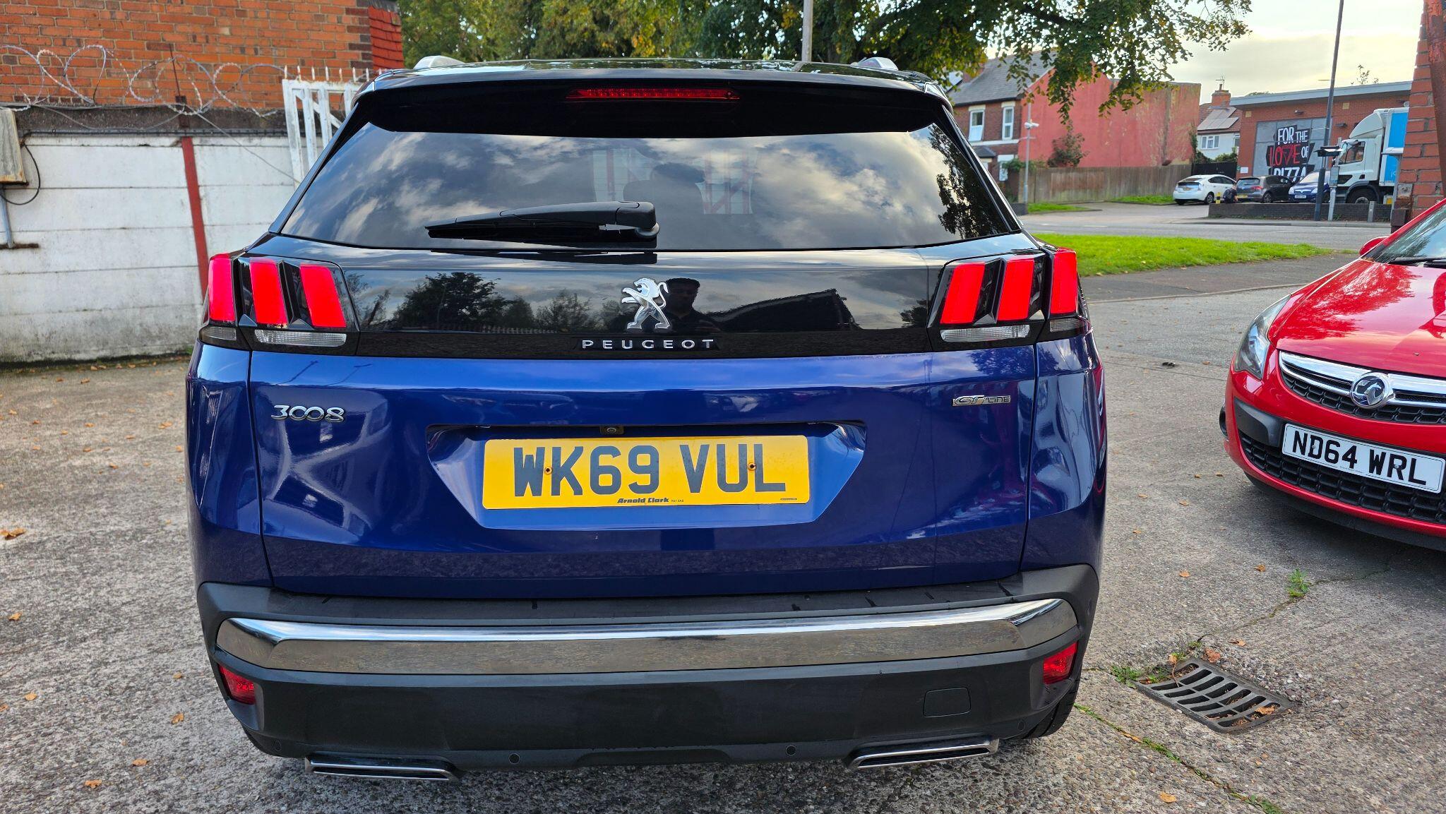Peugeot 3008 view 9