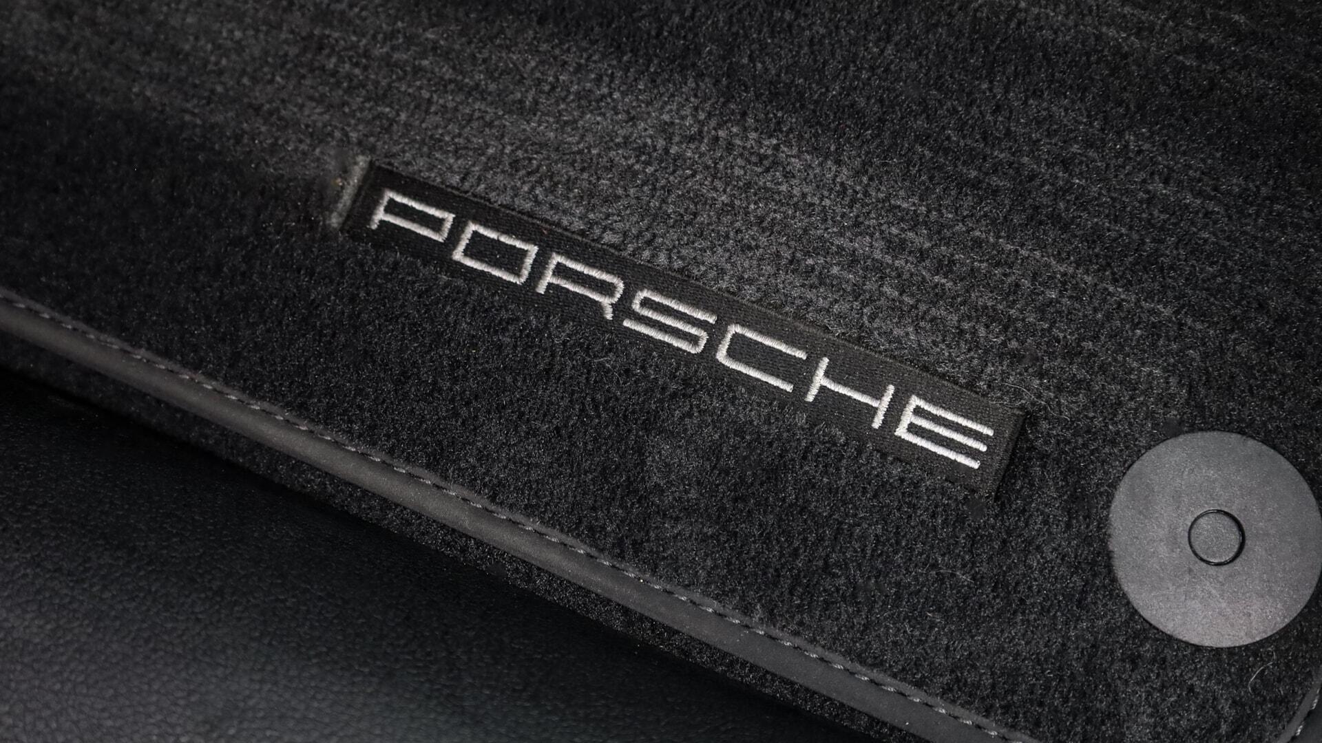 Porsche Macan view 30