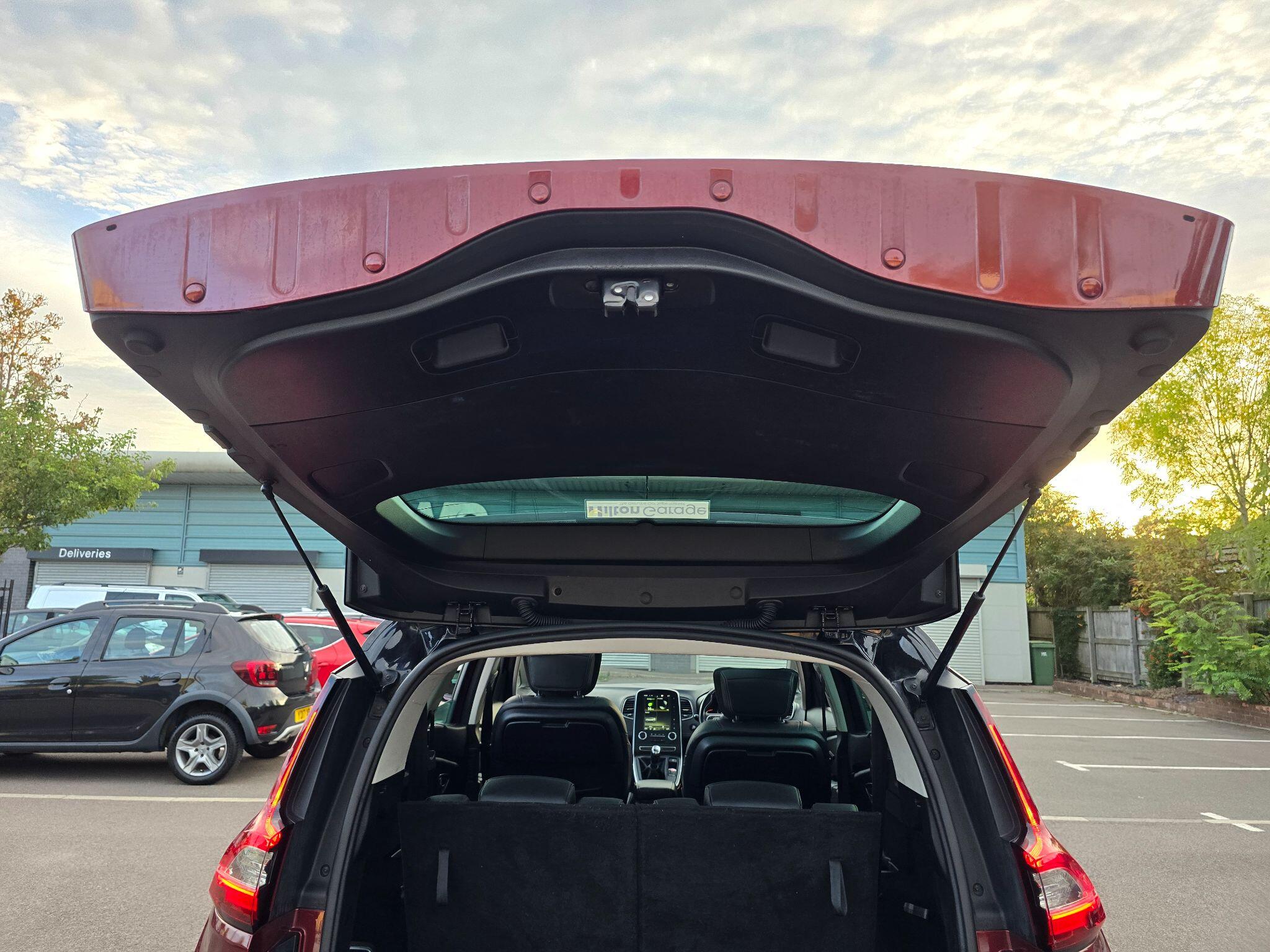 Renault Grand Scenic view 60
