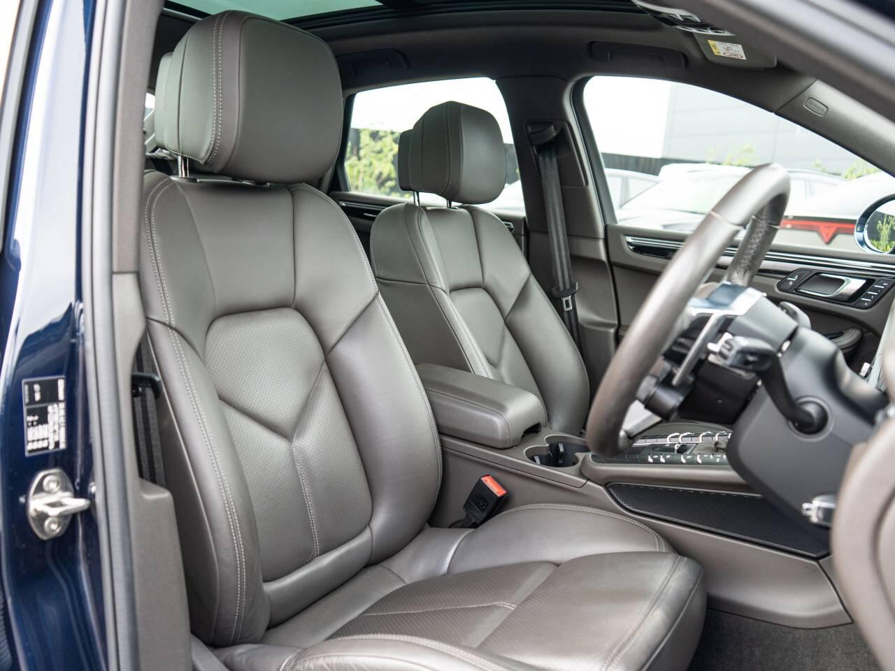 Porsche Macan view 5