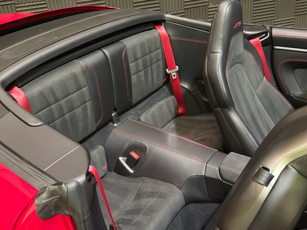 Porsche 911 view 23