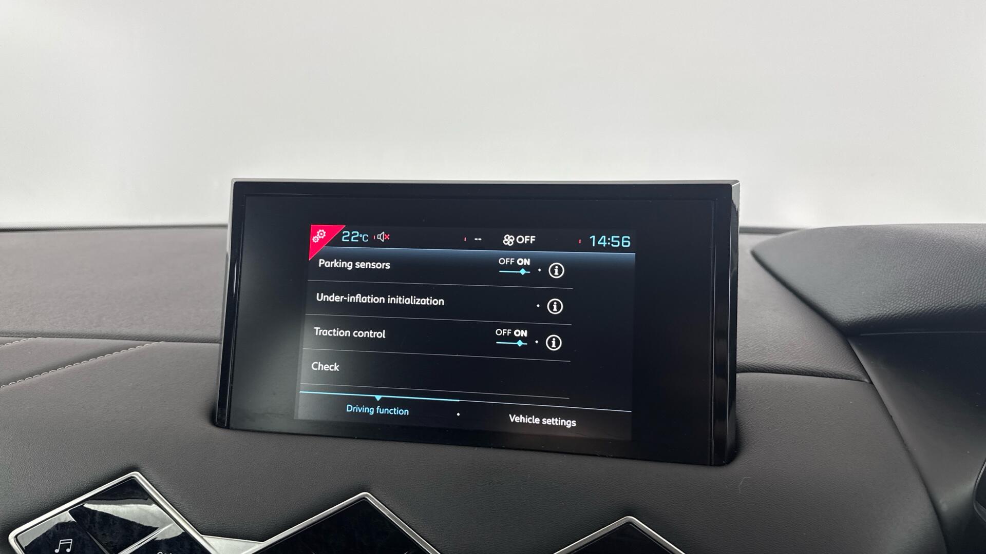 DS Automobiles DS 3 Crossback view 26