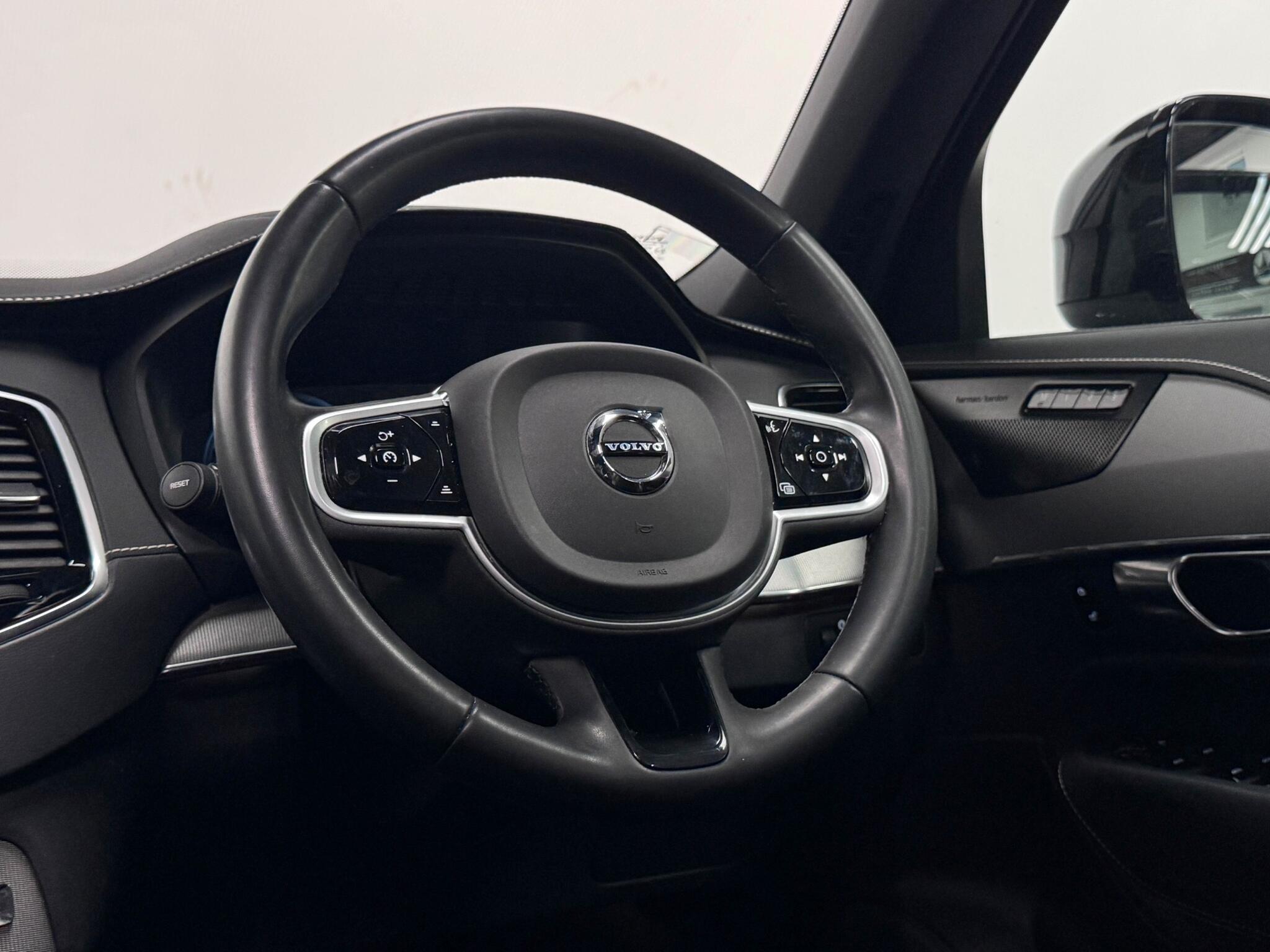 Volvo XC90 view 34