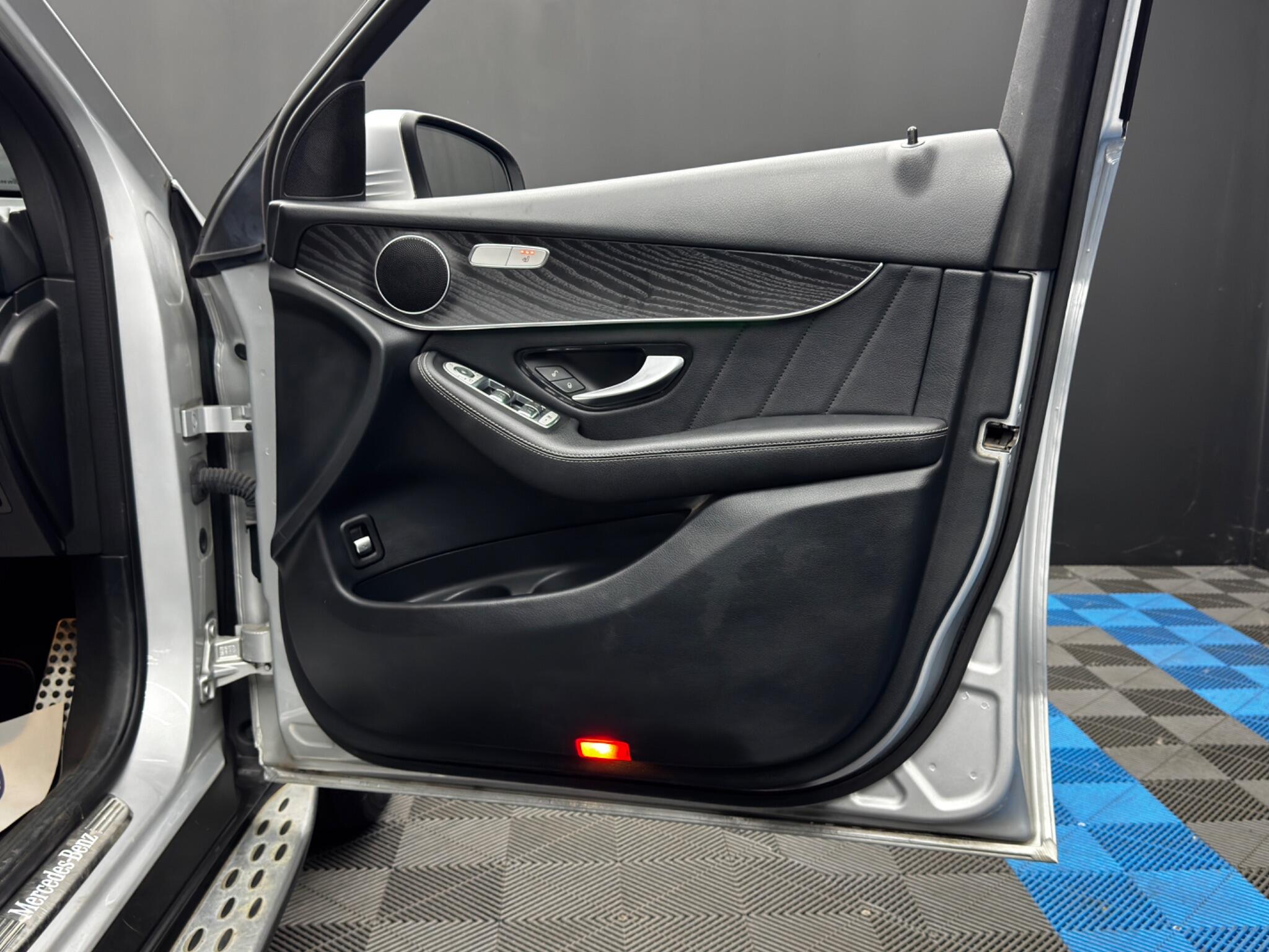 Mercedes-Benz GLC view 42