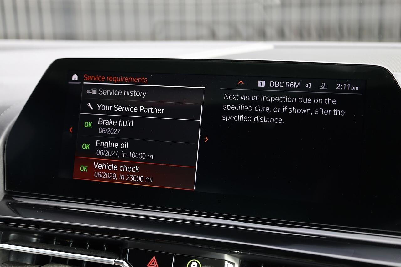 BMW 8 Series view 49