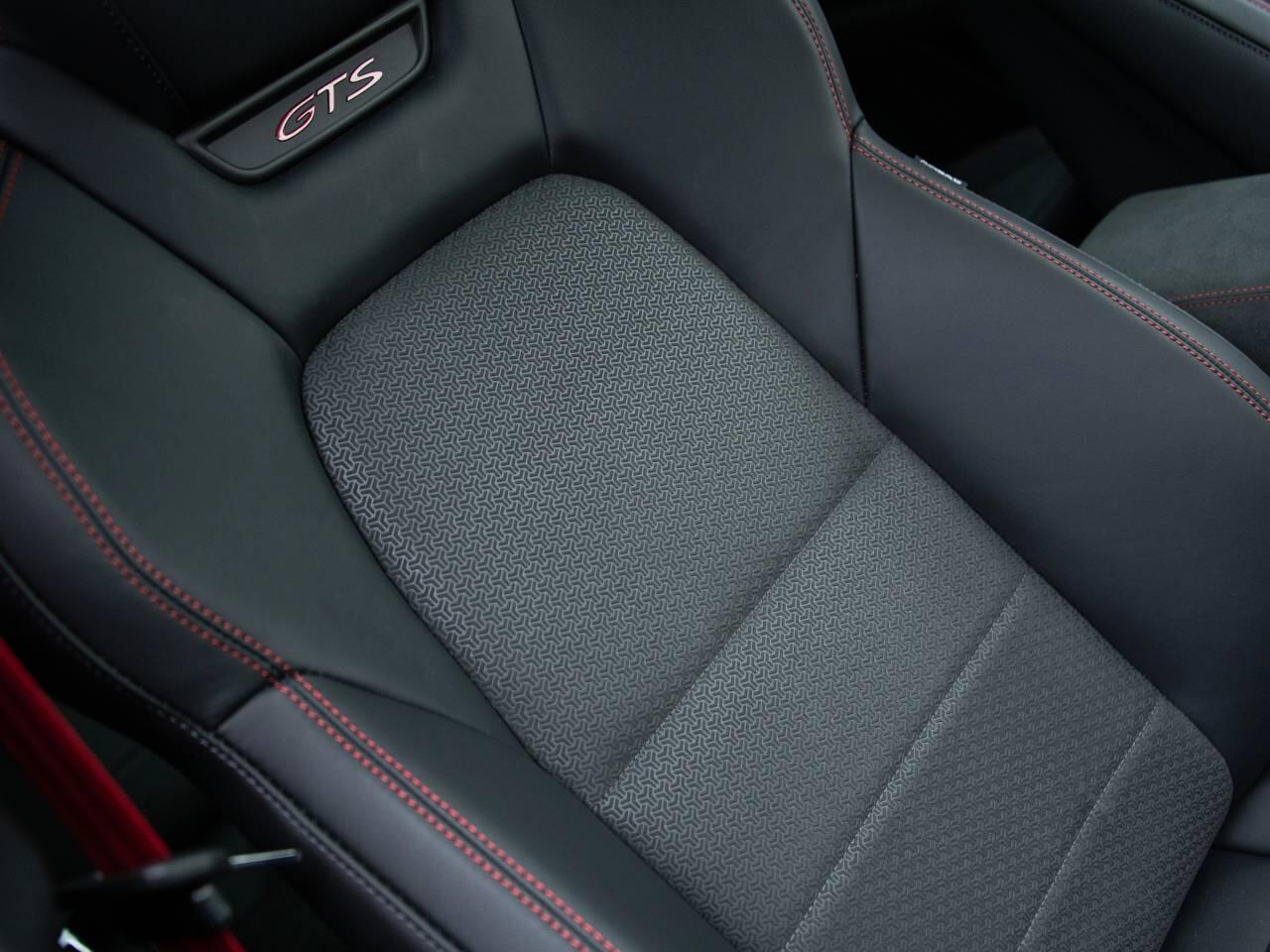 Porsche Macan view 31