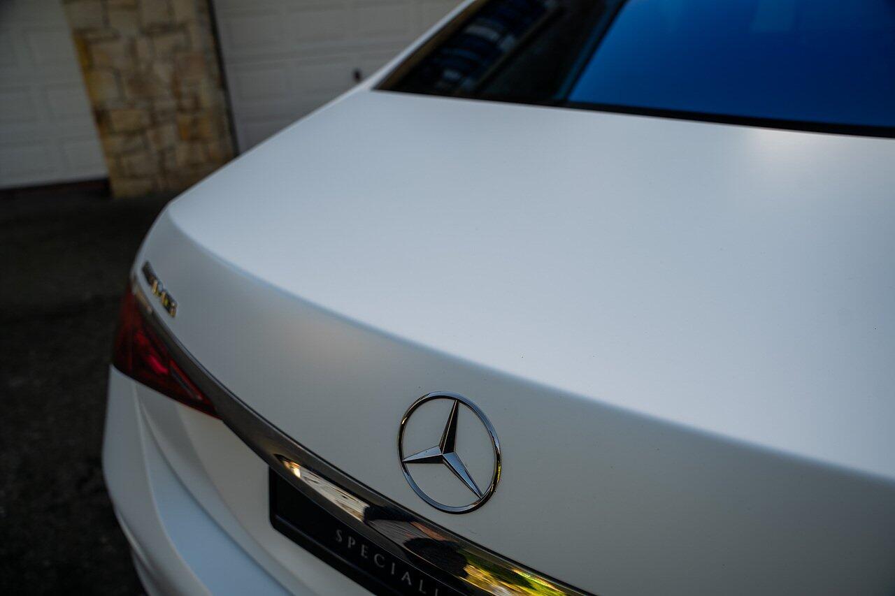 Mercedes-Benz S-Class view 16
