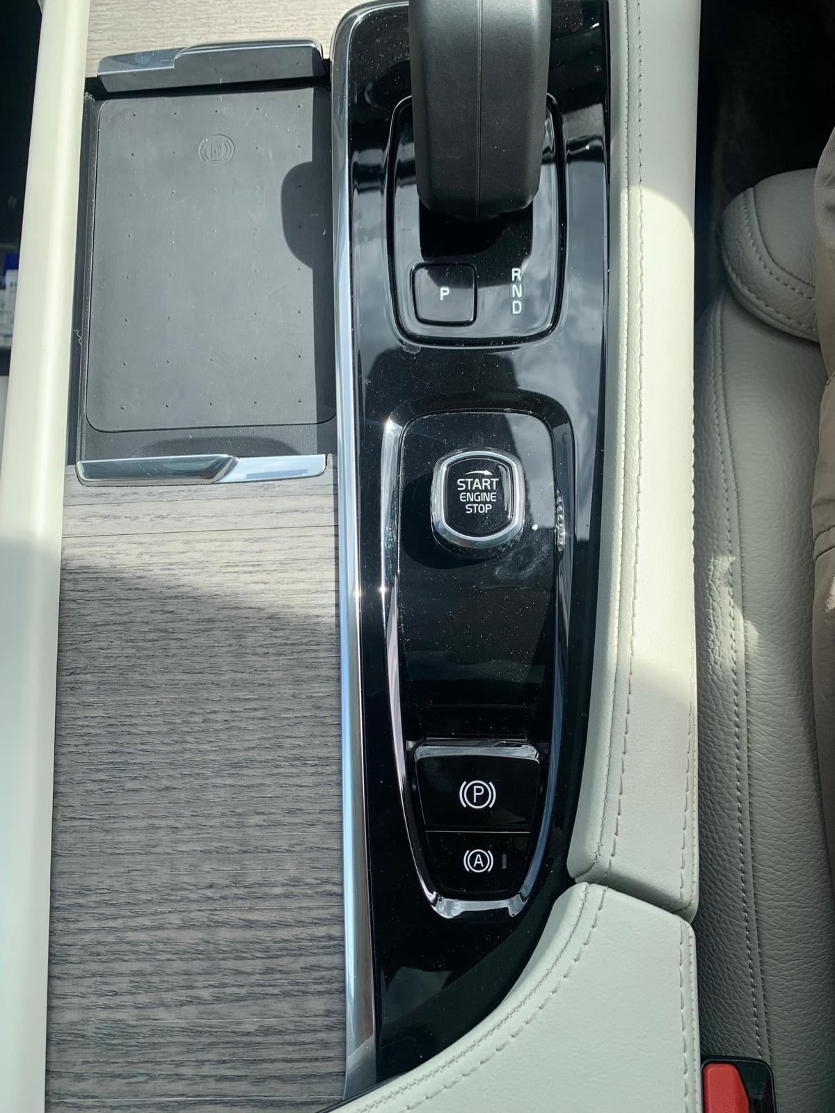Volvo XC90 view 18