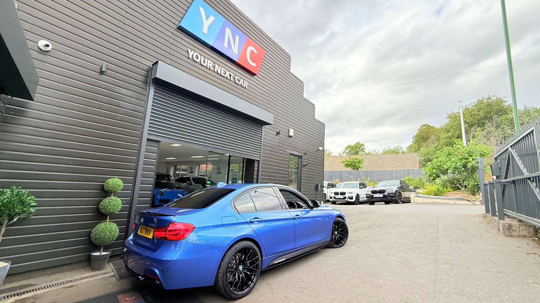 BMW 3 Series view 4