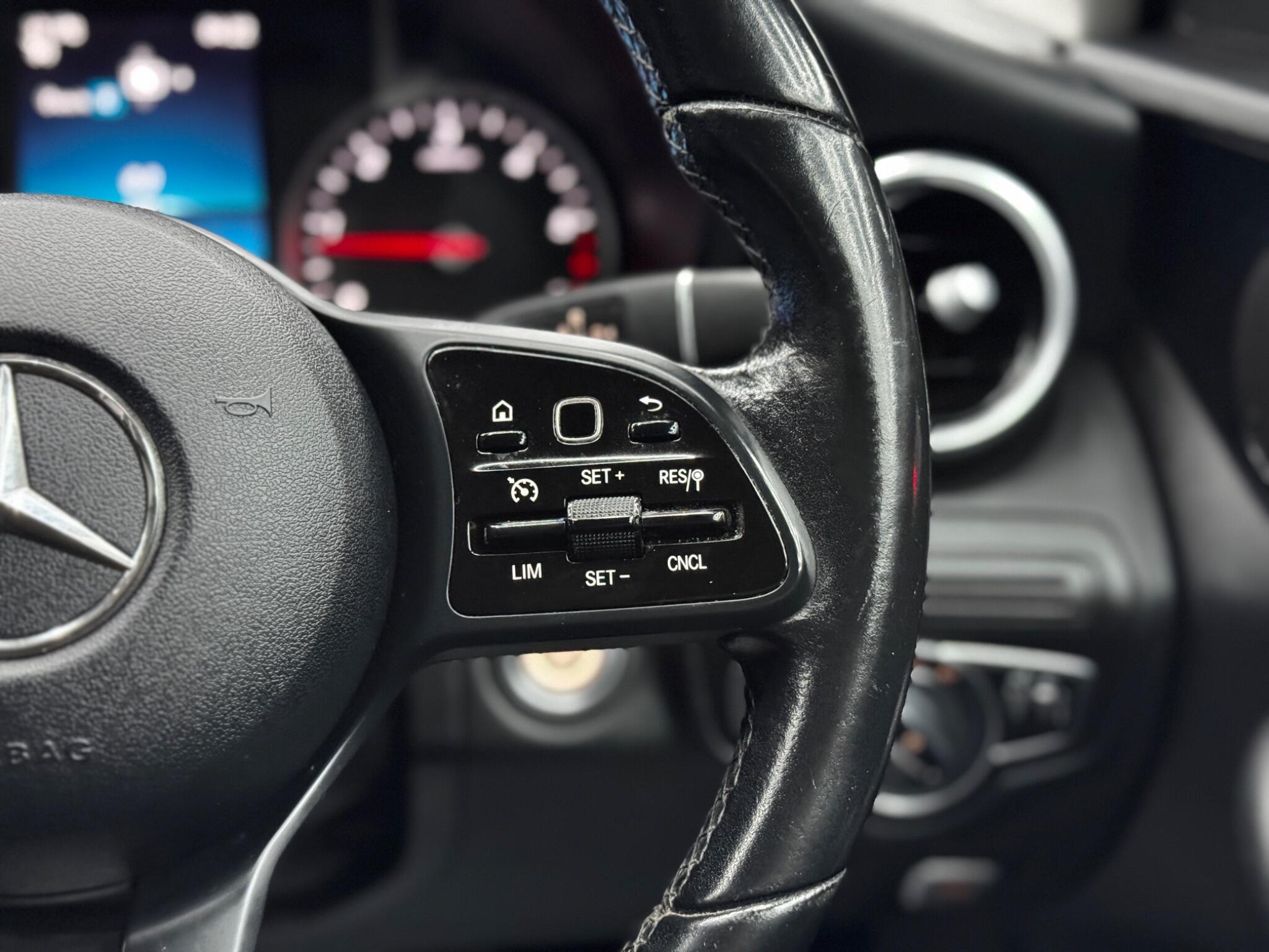 Mercedes-Benz C-Class view 21