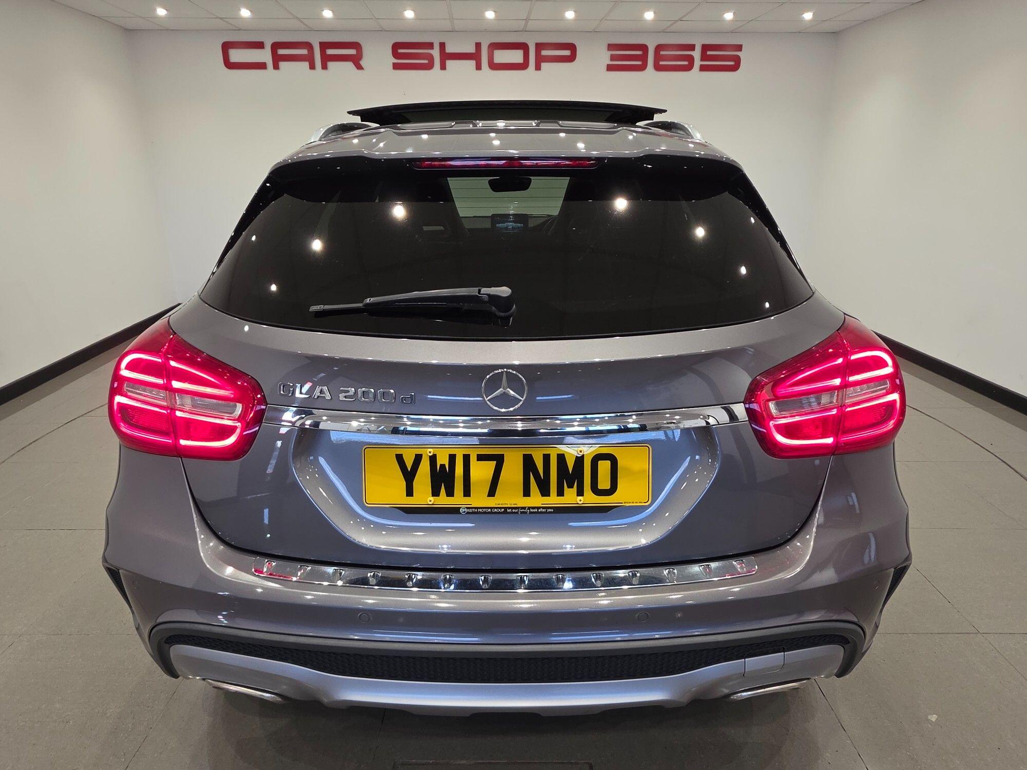 Mercedes-Benz GLA view 61