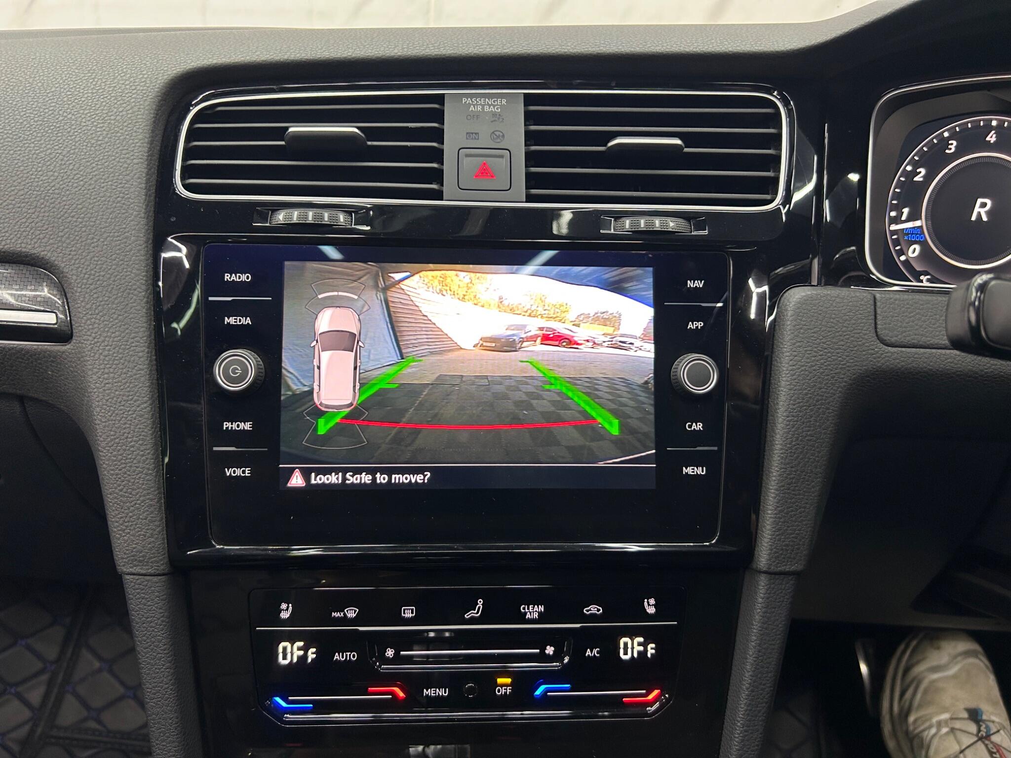 Volkswagen Golf view 36