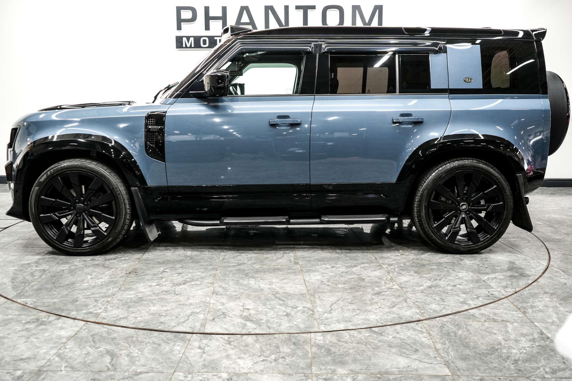 Land Rover Defender view 3