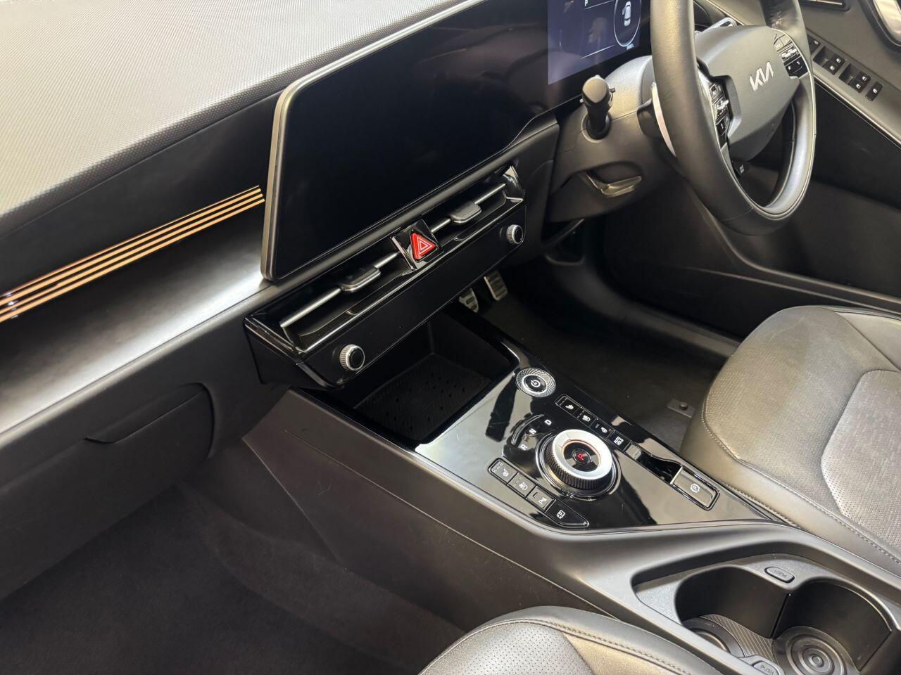 Kia Niro view 65