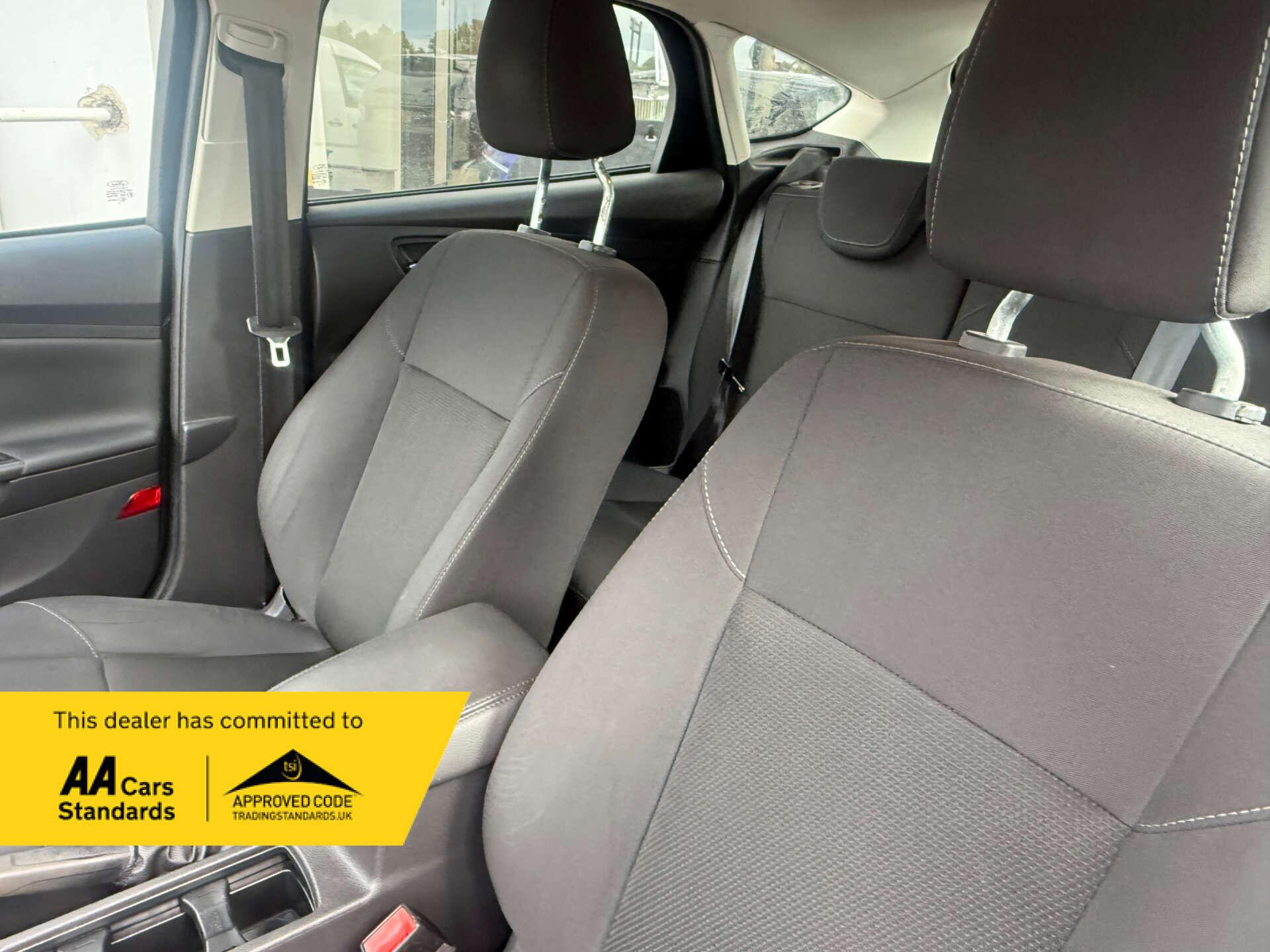 Ford Focus view 18