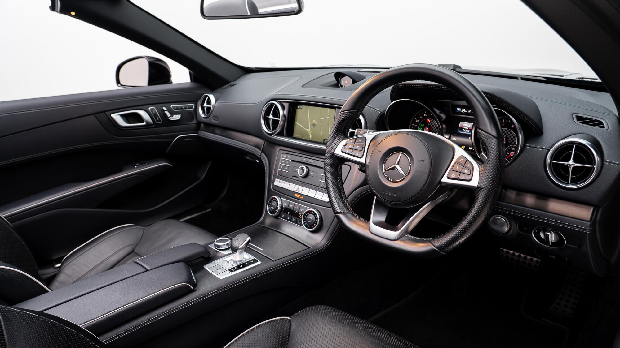 Mercedes-Benz SL view 7