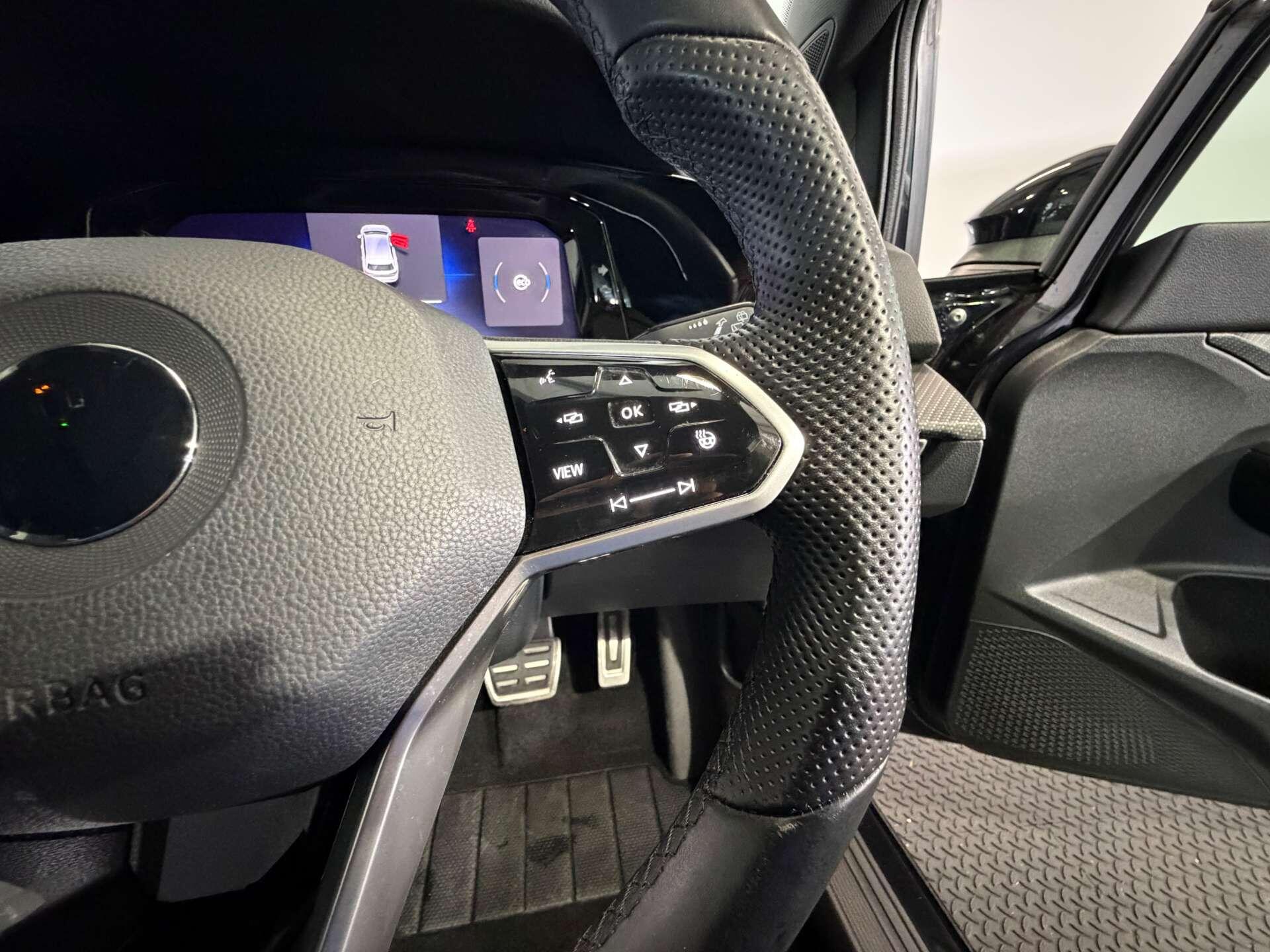 Volkswagen Golf view 26