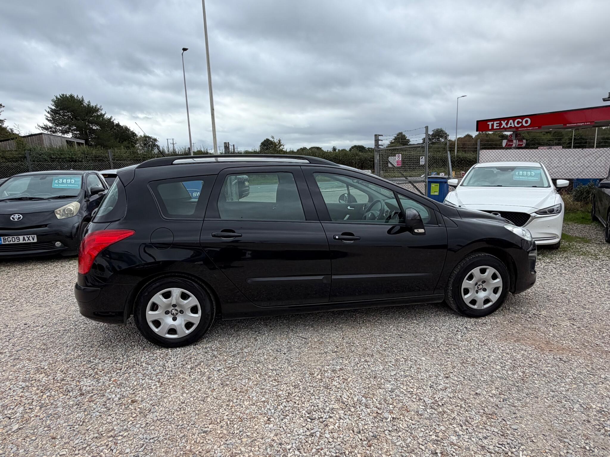 Peugeot 308 view 9