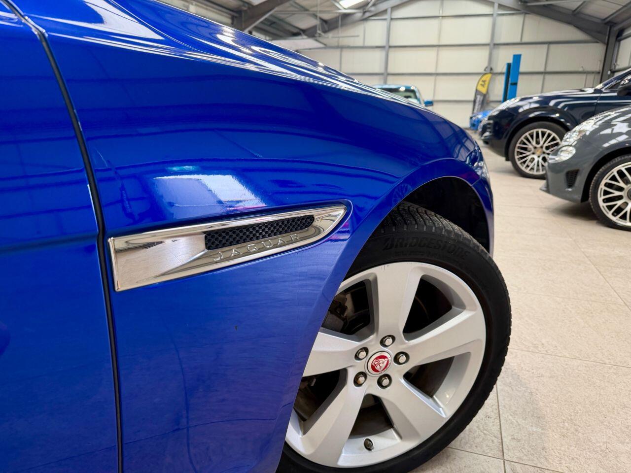 Jaguar XF view 23
