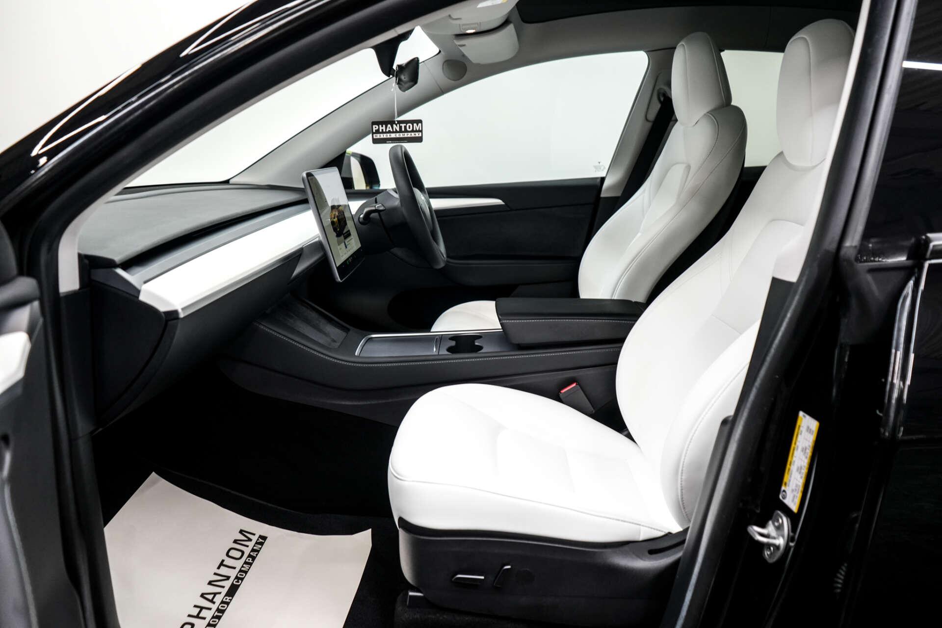 Tesla Model Y view 19