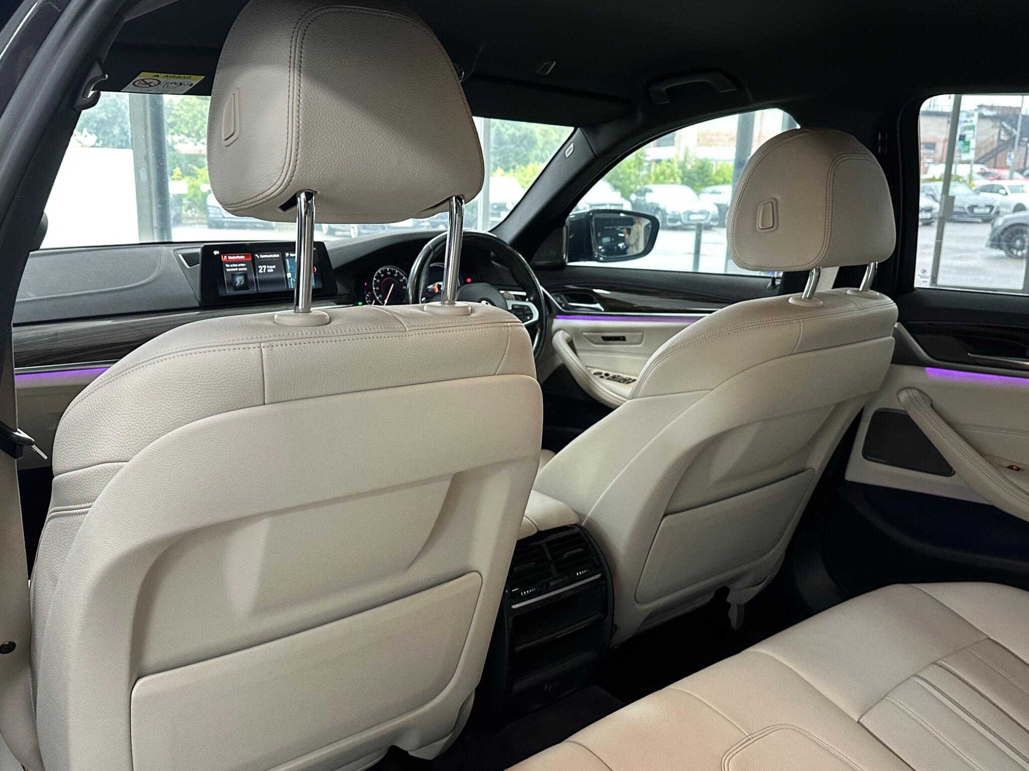BMW 5 Series view 36