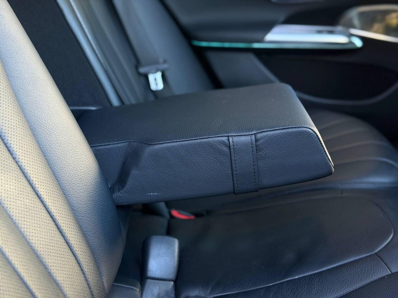 Mercedes-Benz E-Class view 19