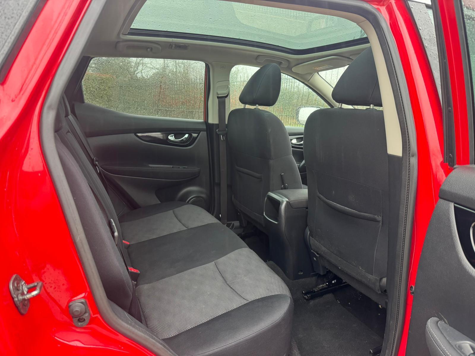 2015 Nissan Qashqai image 25