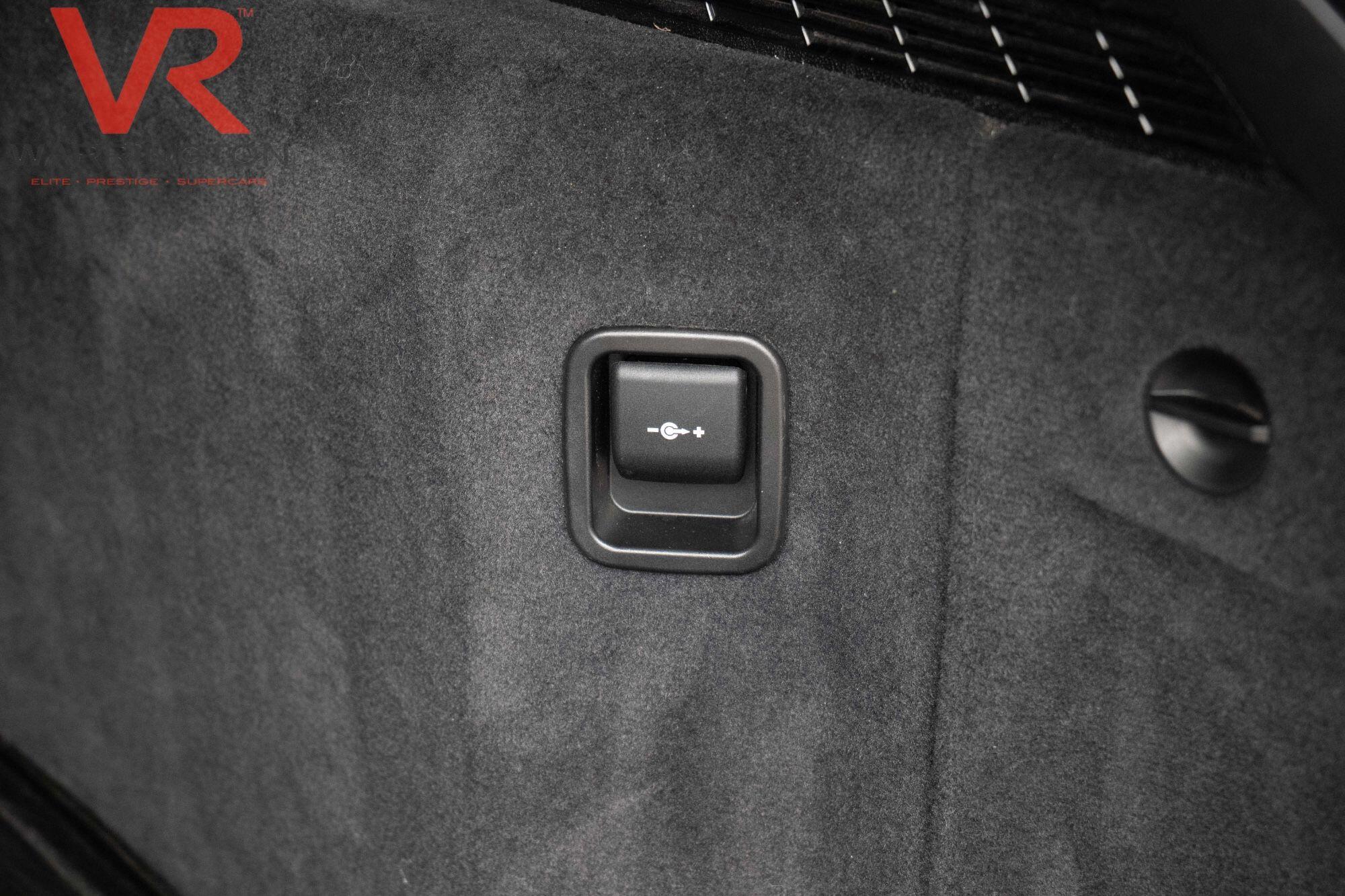 BMW 5 Series view 18