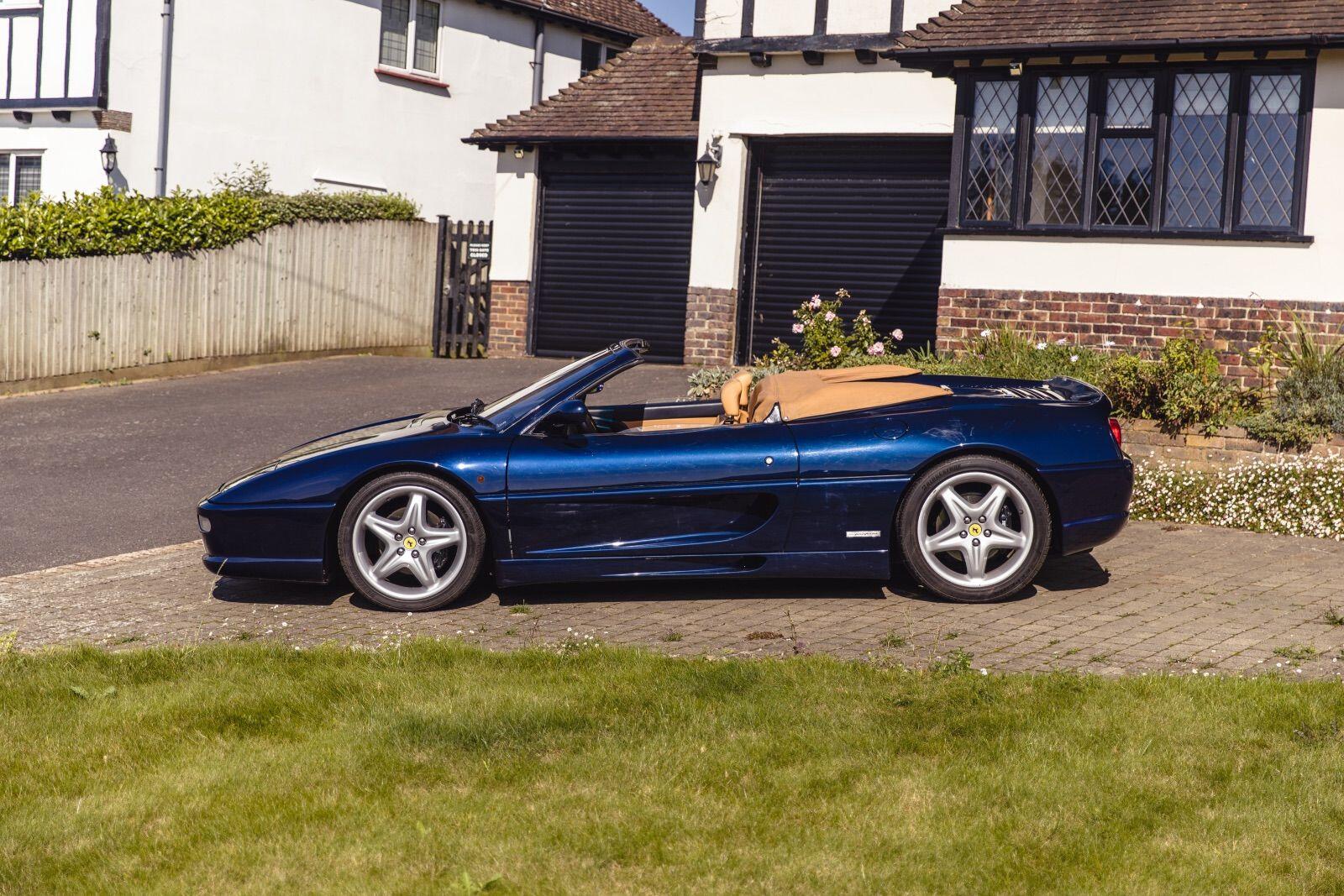 Ferrari F355 view 23