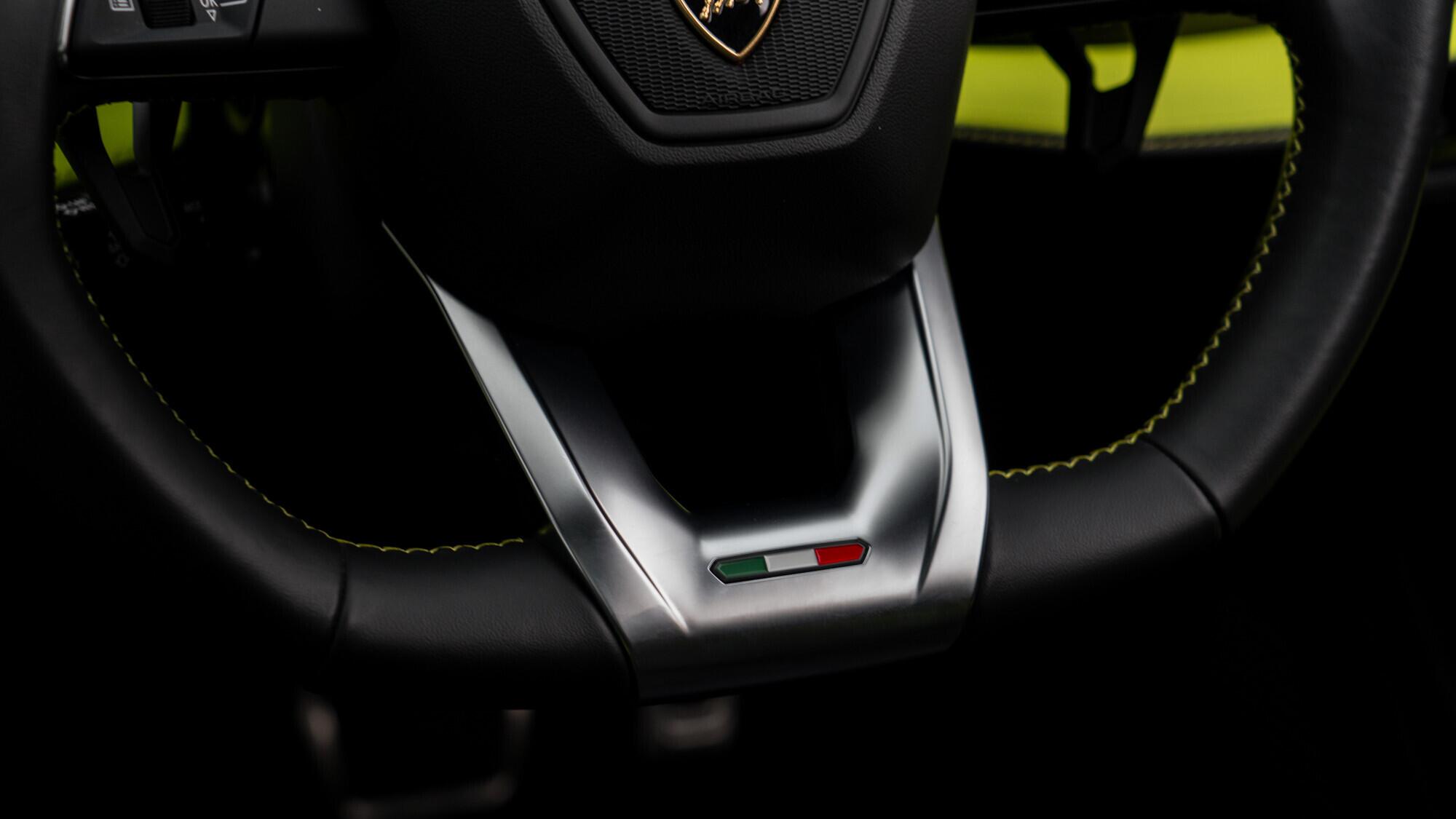 Lamborghini Urus view 26