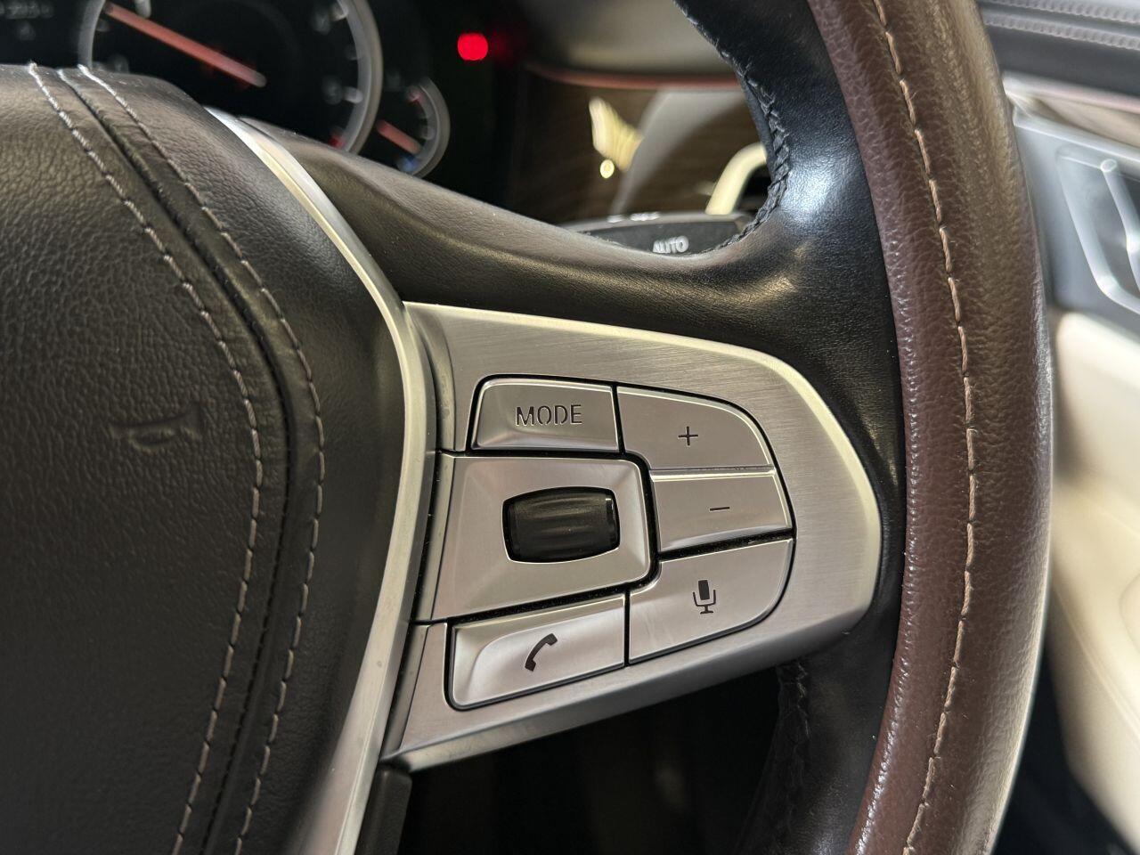 BMW 7 Series view 39