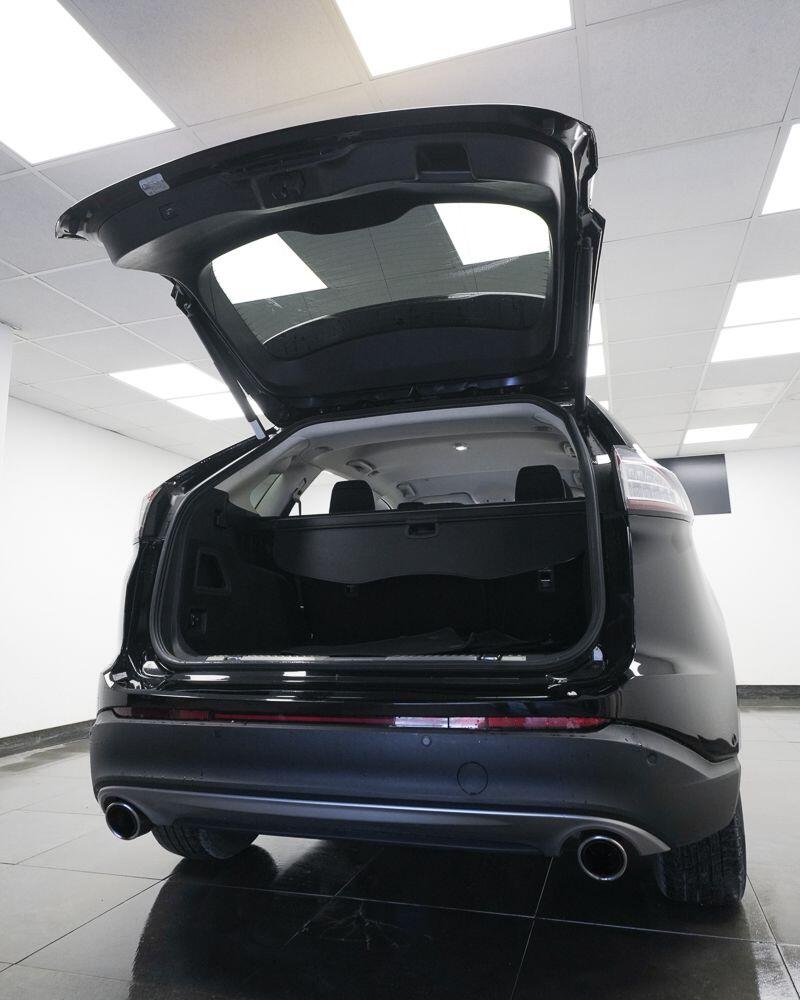 Ford Edge view 8