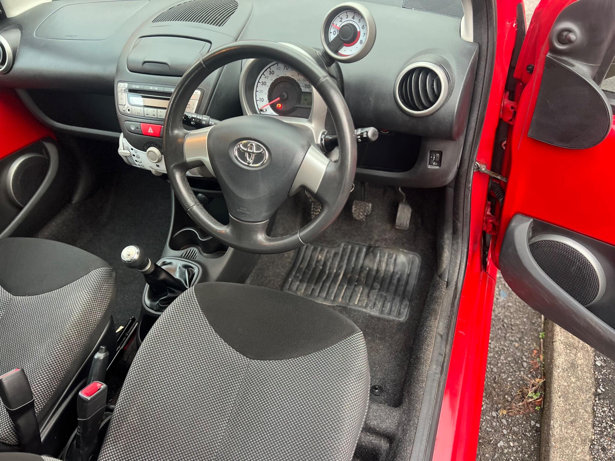 2014 Toyota AYGO image 26