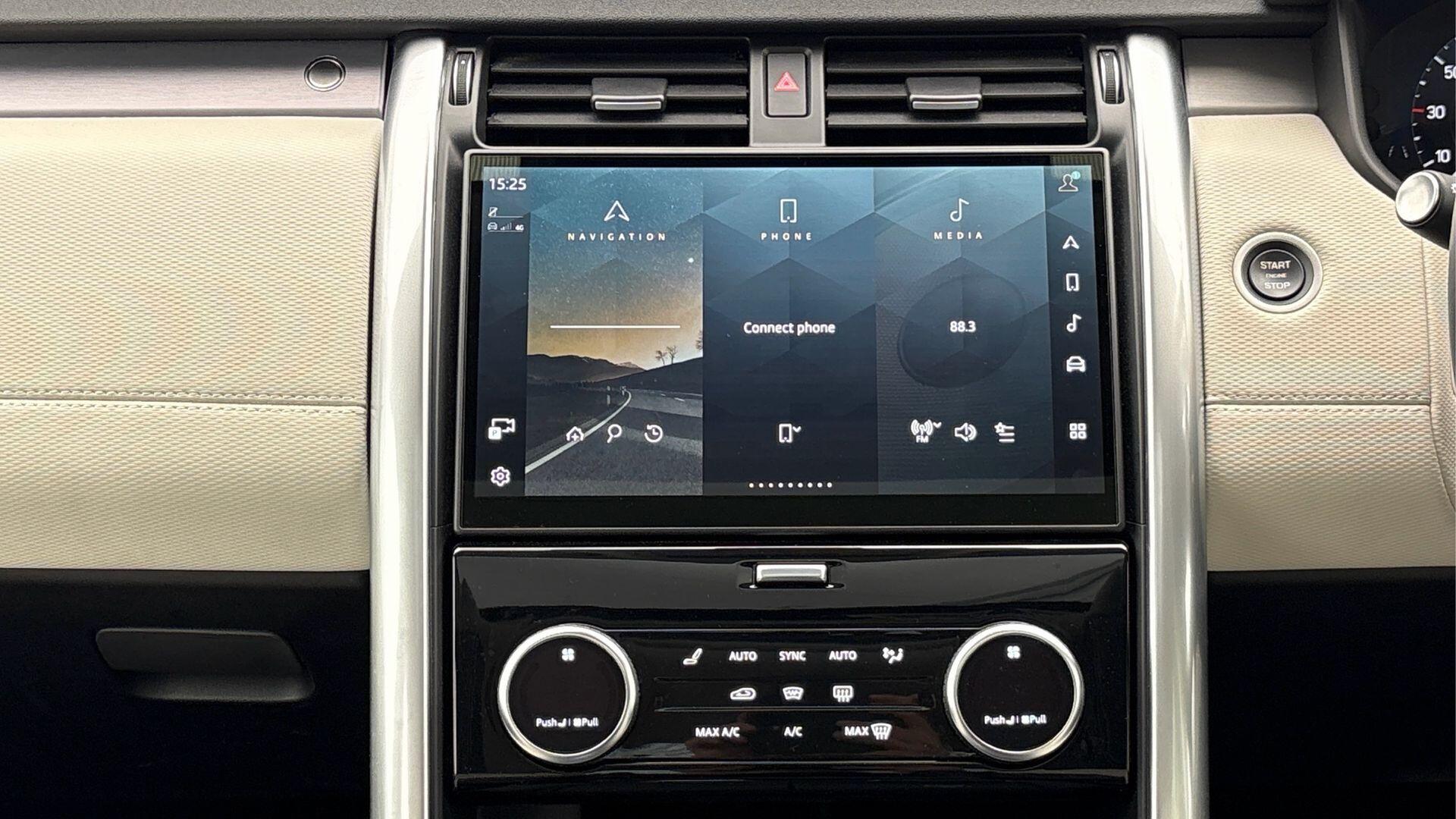 Land Rover Discovery view 14