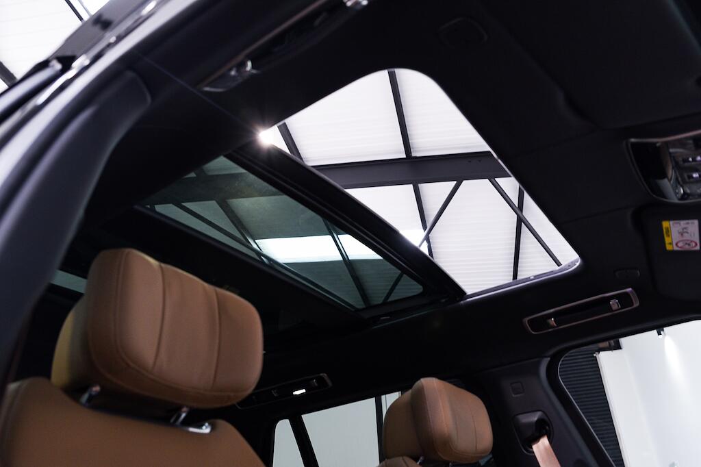 Land Rover Range Rover view 5
