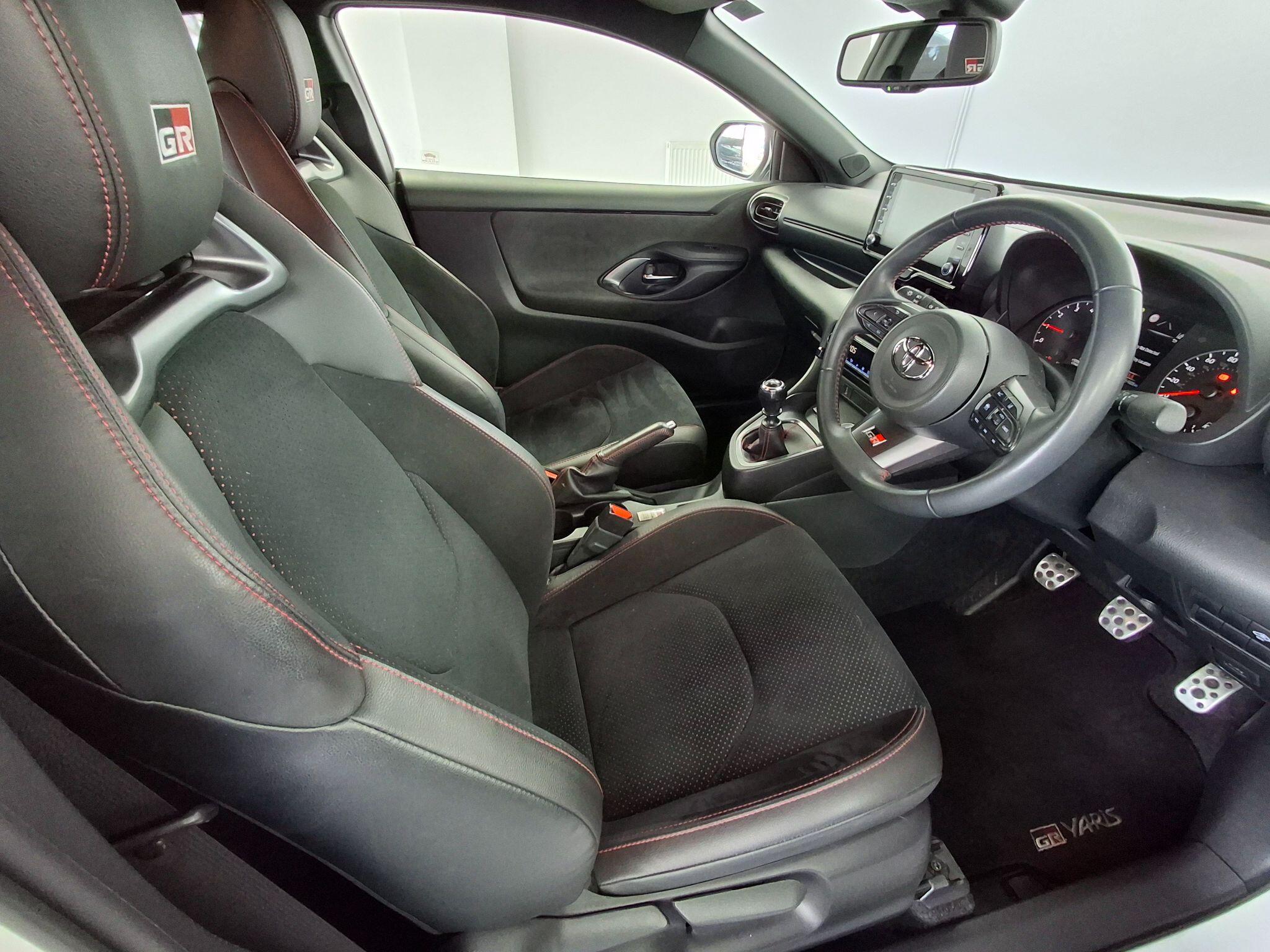 Toyota Yaris view 8