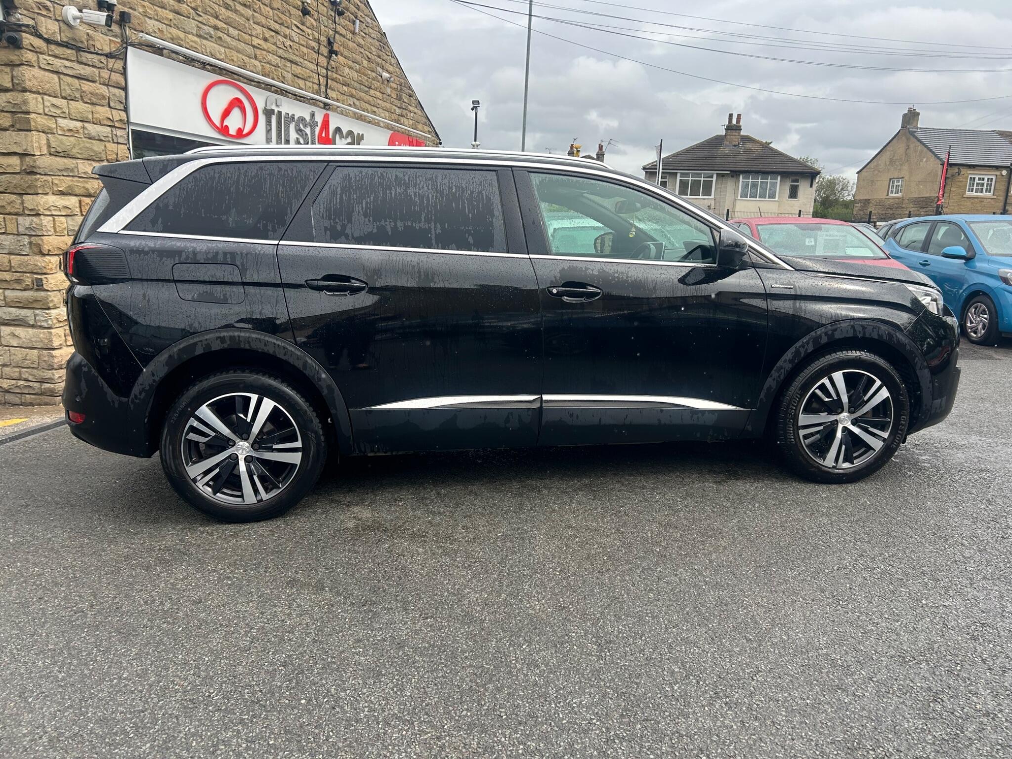 Peugeot 5008 view 8