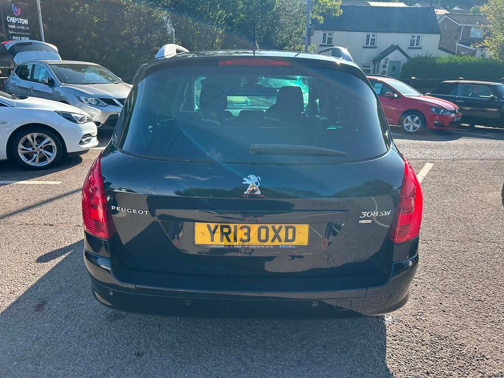Peugeot 308 view 3