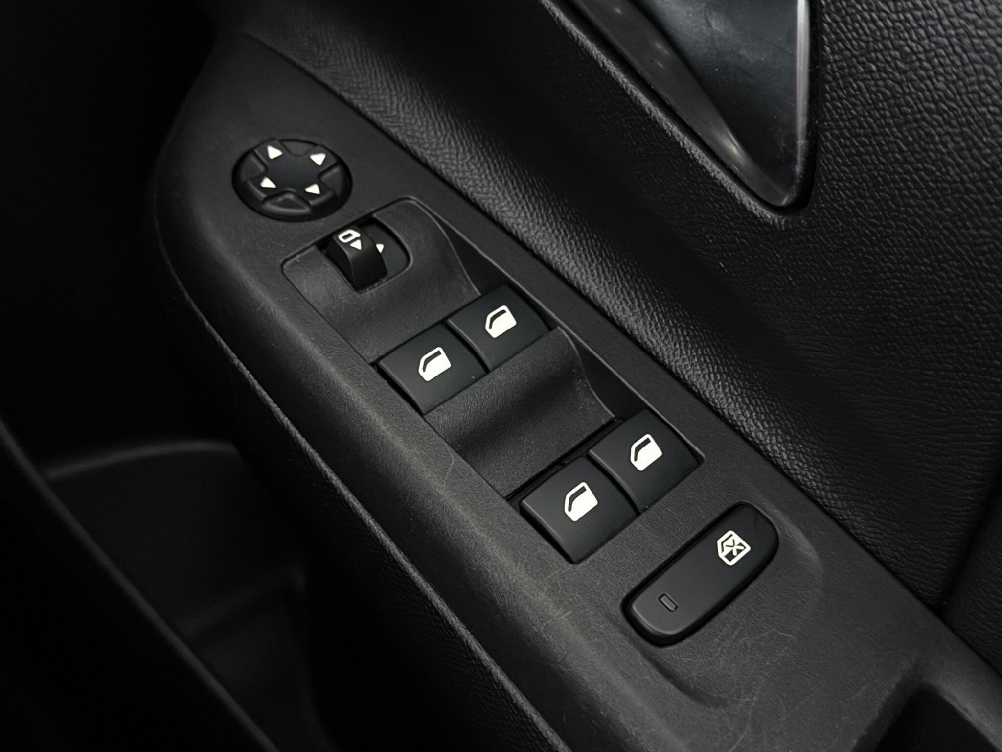 Vauxhall Corsa view 16