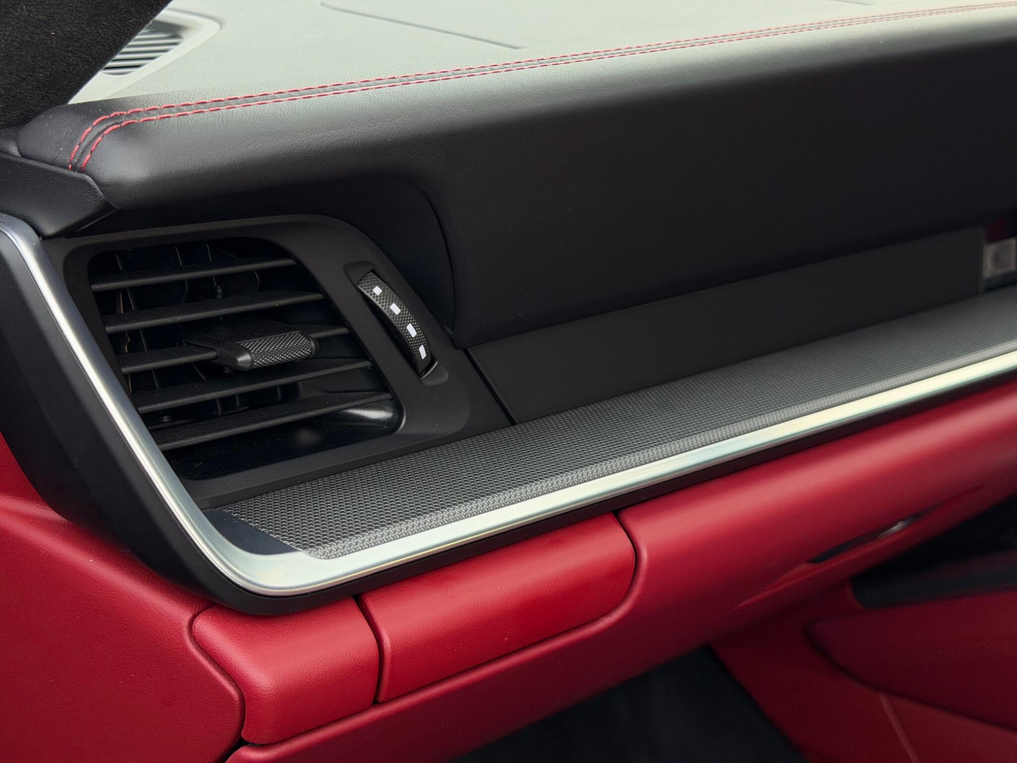 Porsche 911 view 45