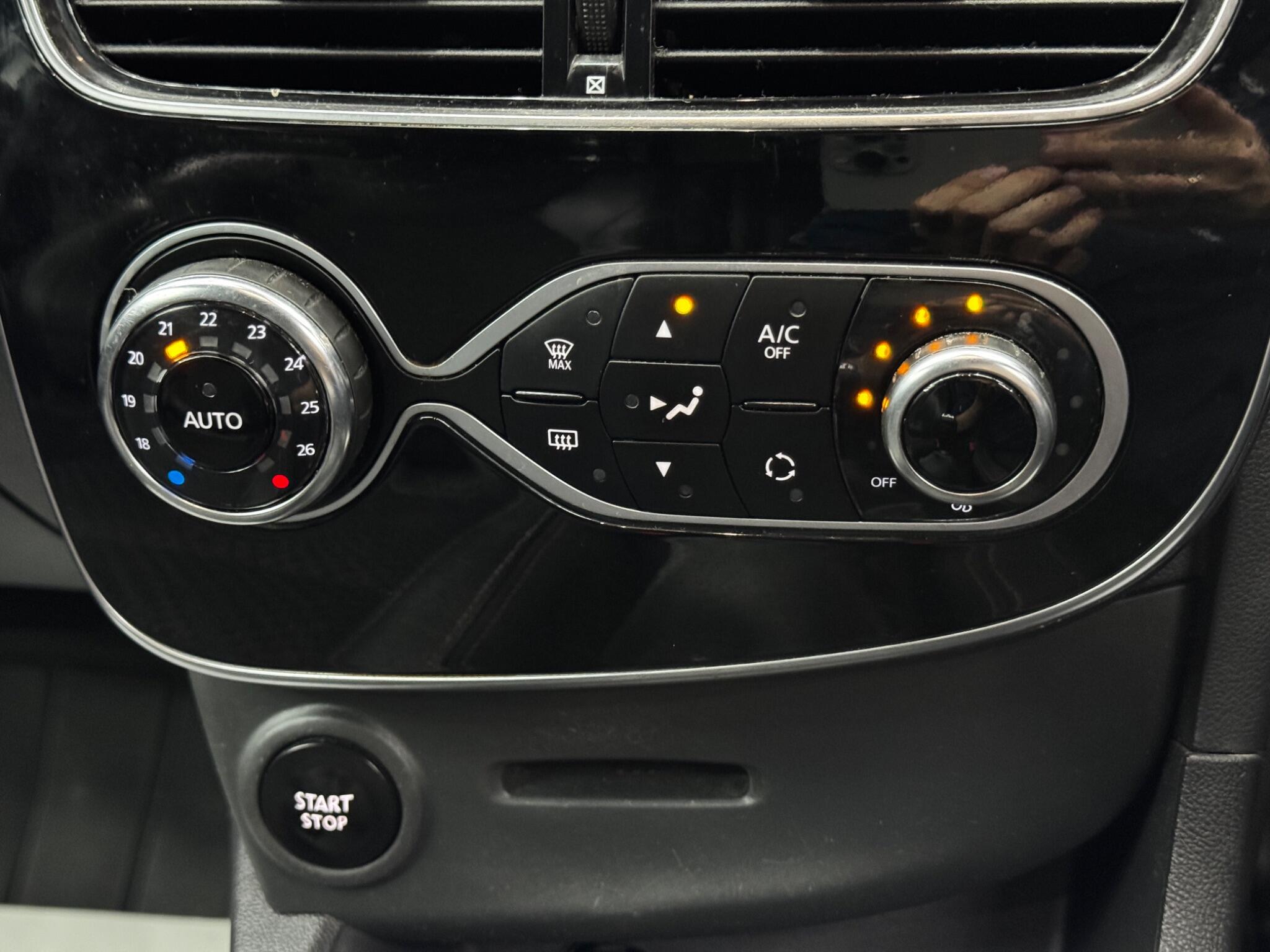Renault Clio view 26