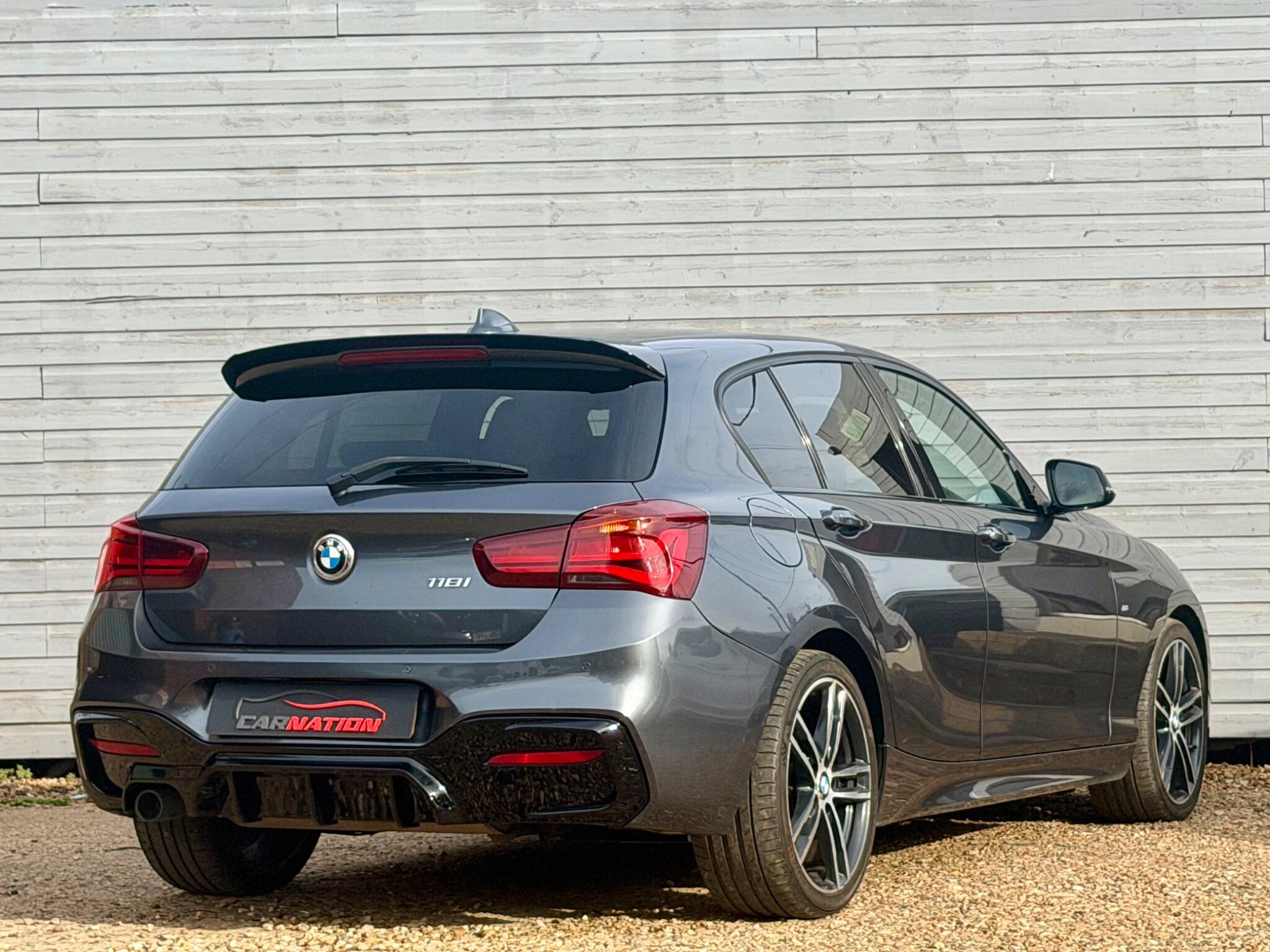 BMW 1 Series view 4