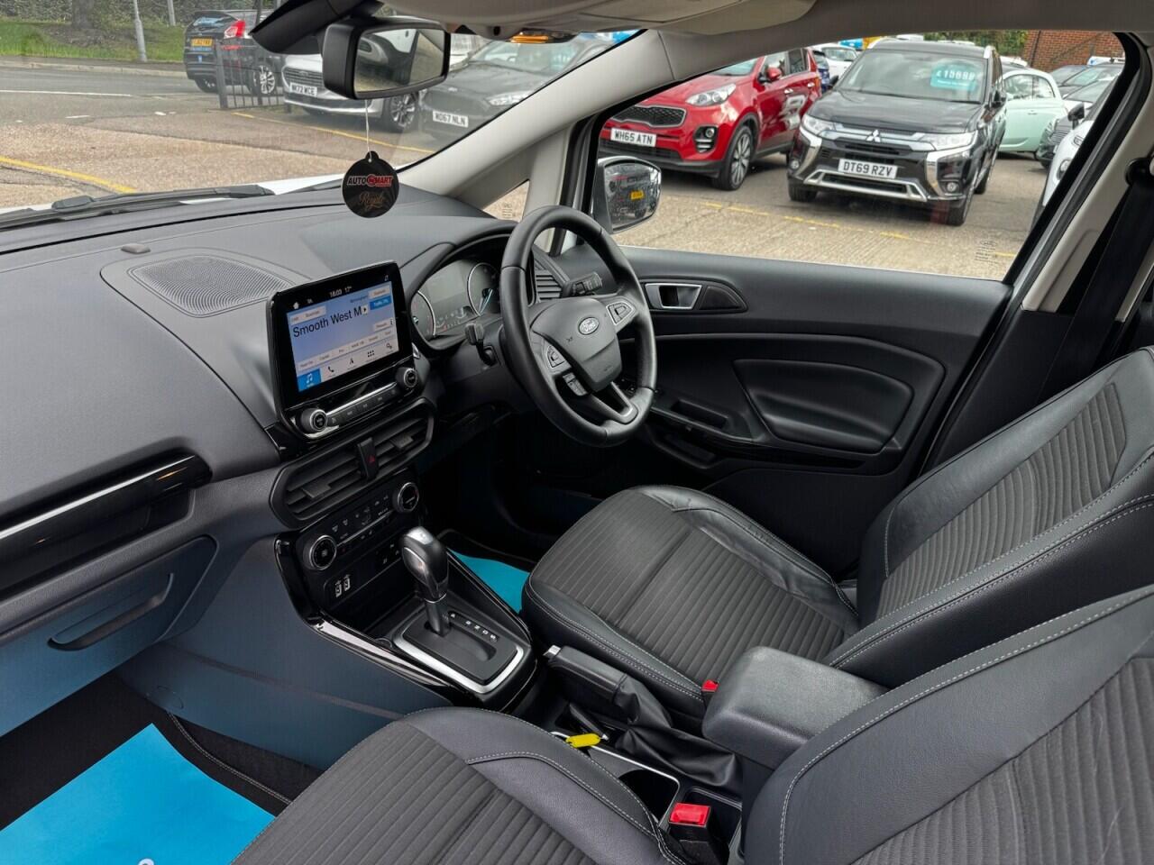 Ford Ecosport view 3