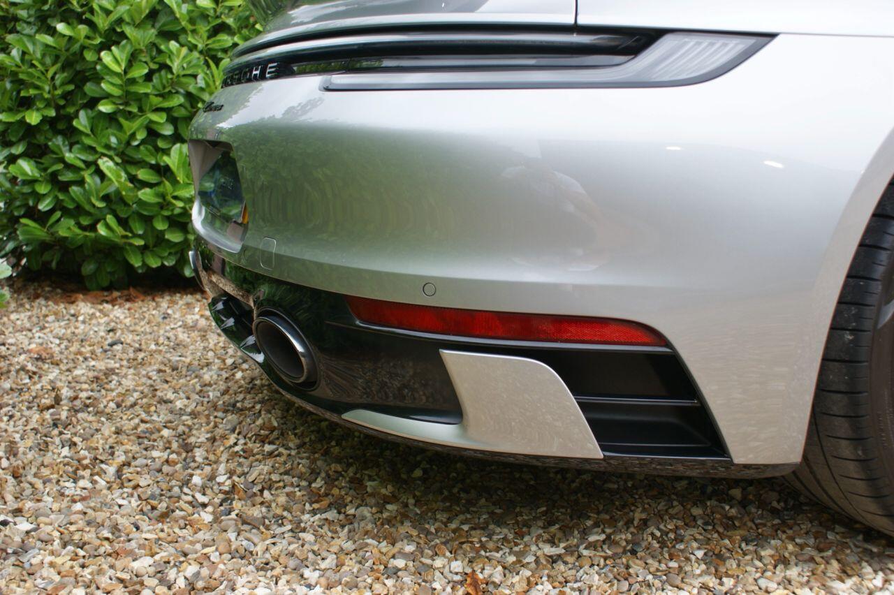 Porsche 911 view 28